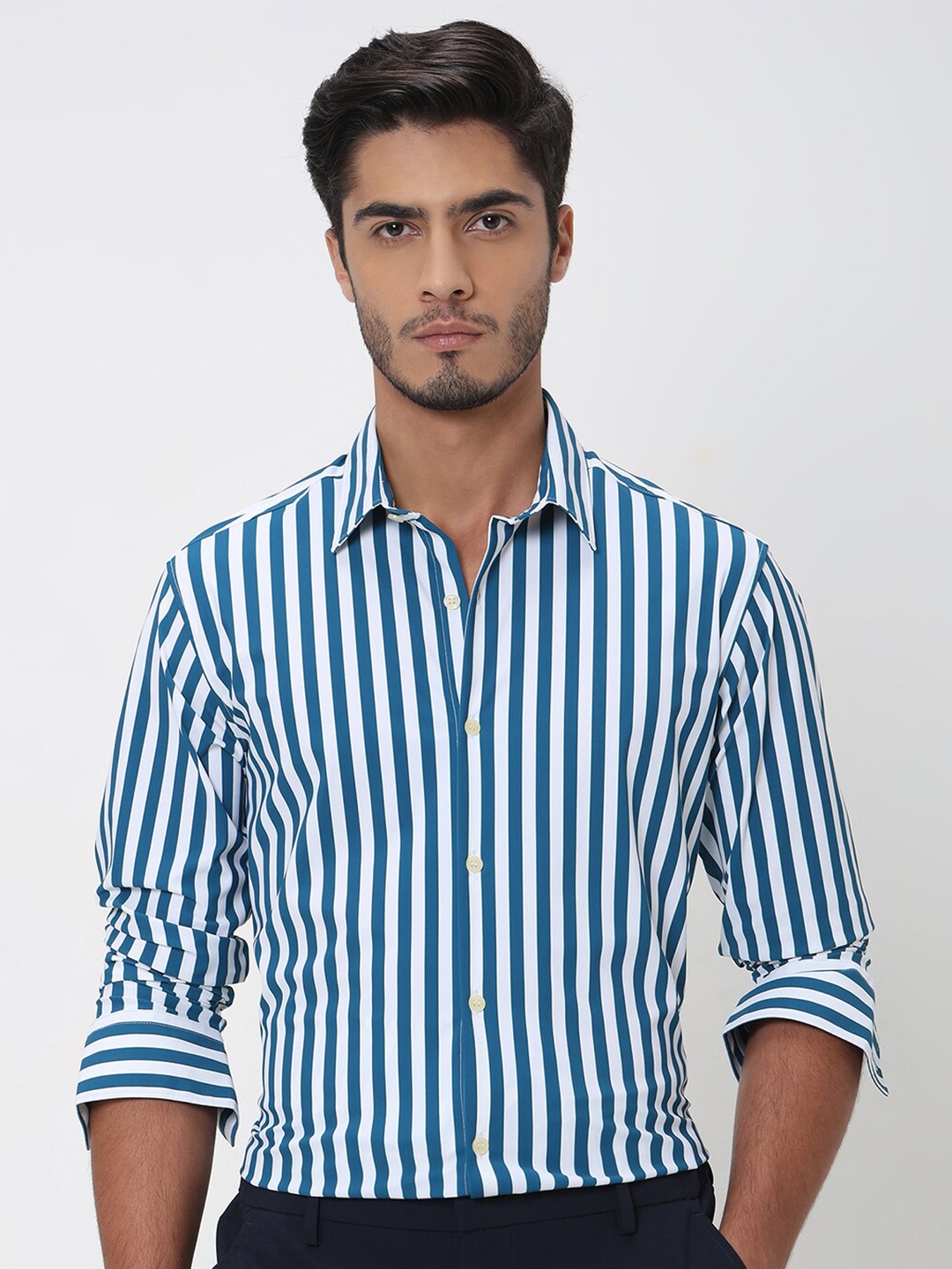 

Mufti Slim Fit Candy Striped Spread Collar Long Sleeves Casual Shirt, Green