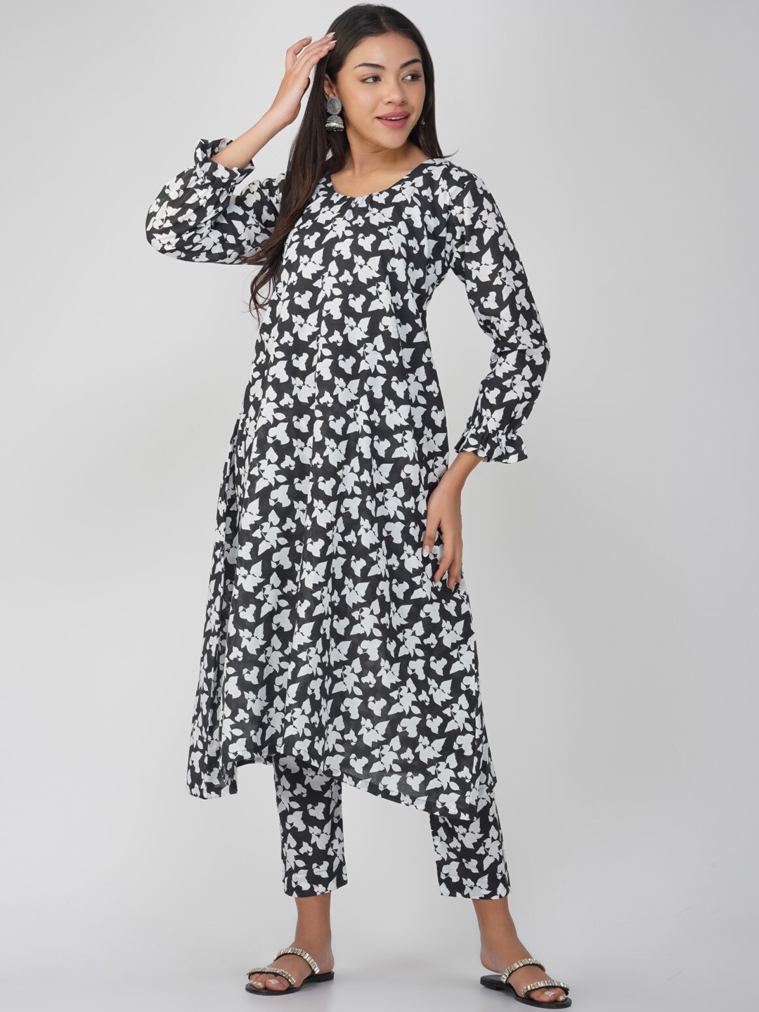 

THE VASILIKI Floral Printed Round Neck Regular Pure Cotton Kurta with Trouser, Black