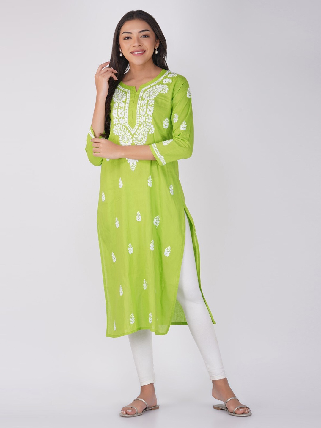 

THE VASILIKI Notched Neck Floral Embroidered Chikankari Floral Cotton Kurta, Green