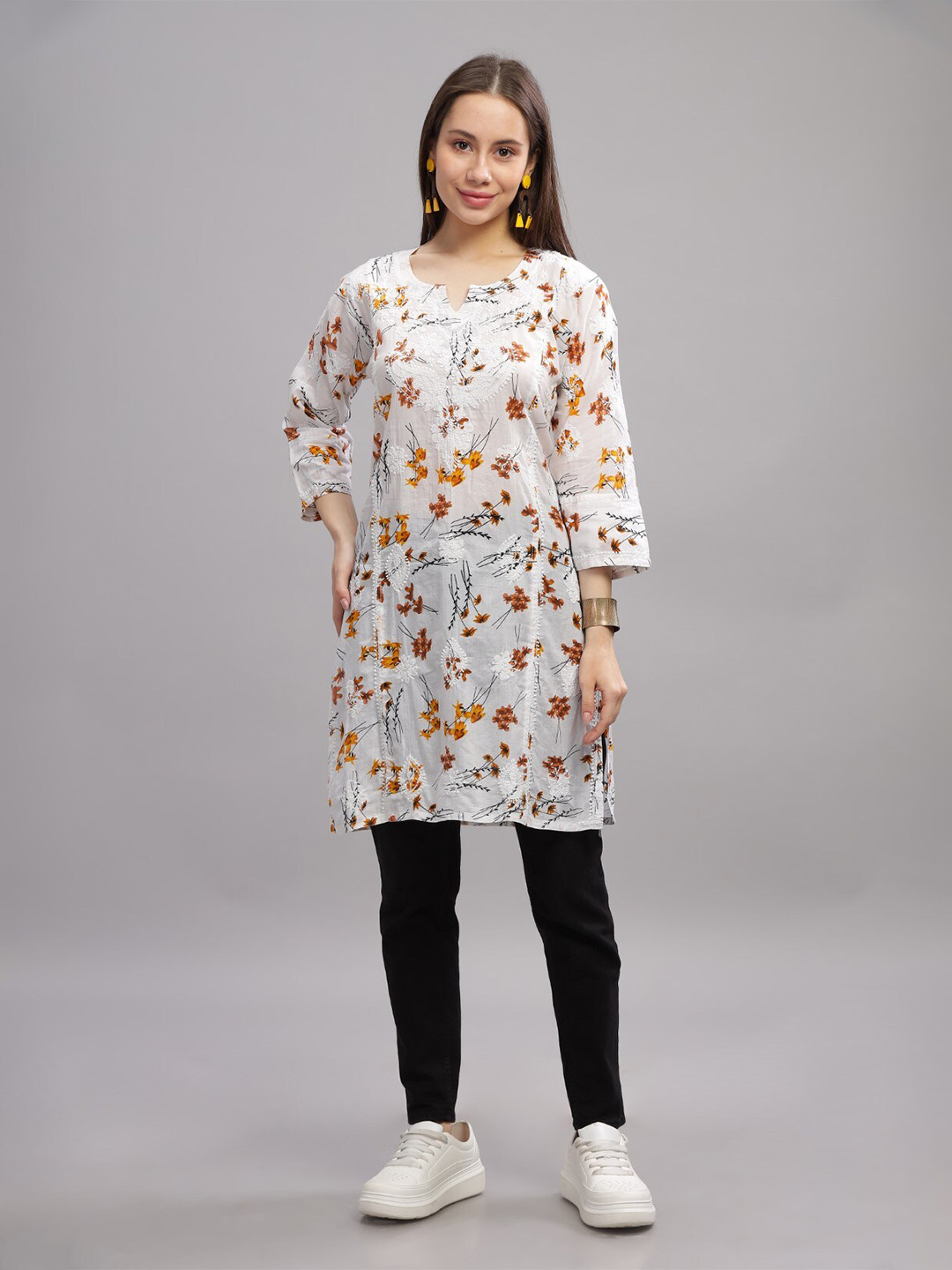 

THE VASILIKI Floral Embroidered Notch Neck Cotton Straight Chikankari Kurta, White