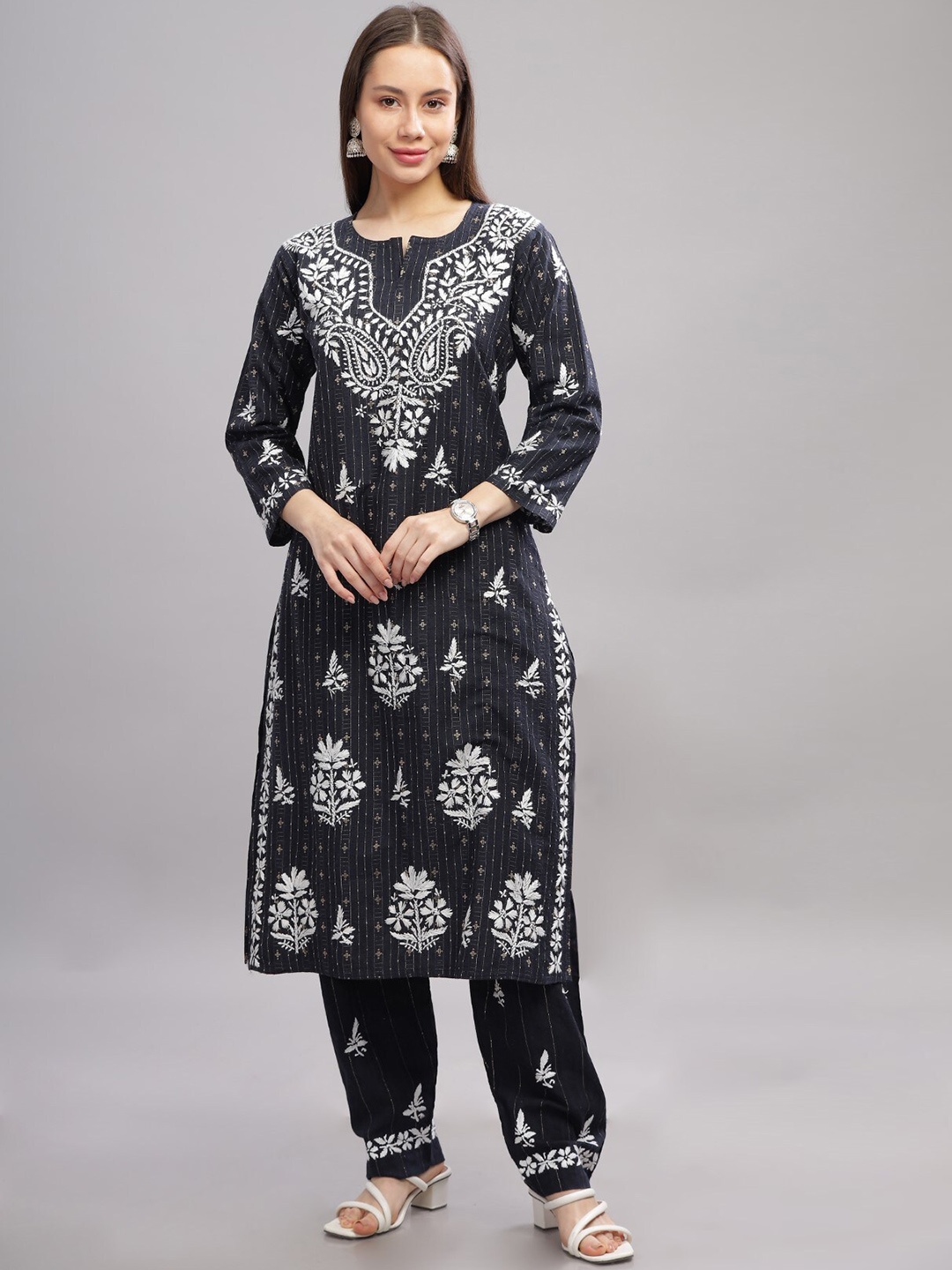 

THE VASILIKI Ethnic Motifs Embroidered Regular Chikankari Pure Cotton Kurta with Trousers, Black