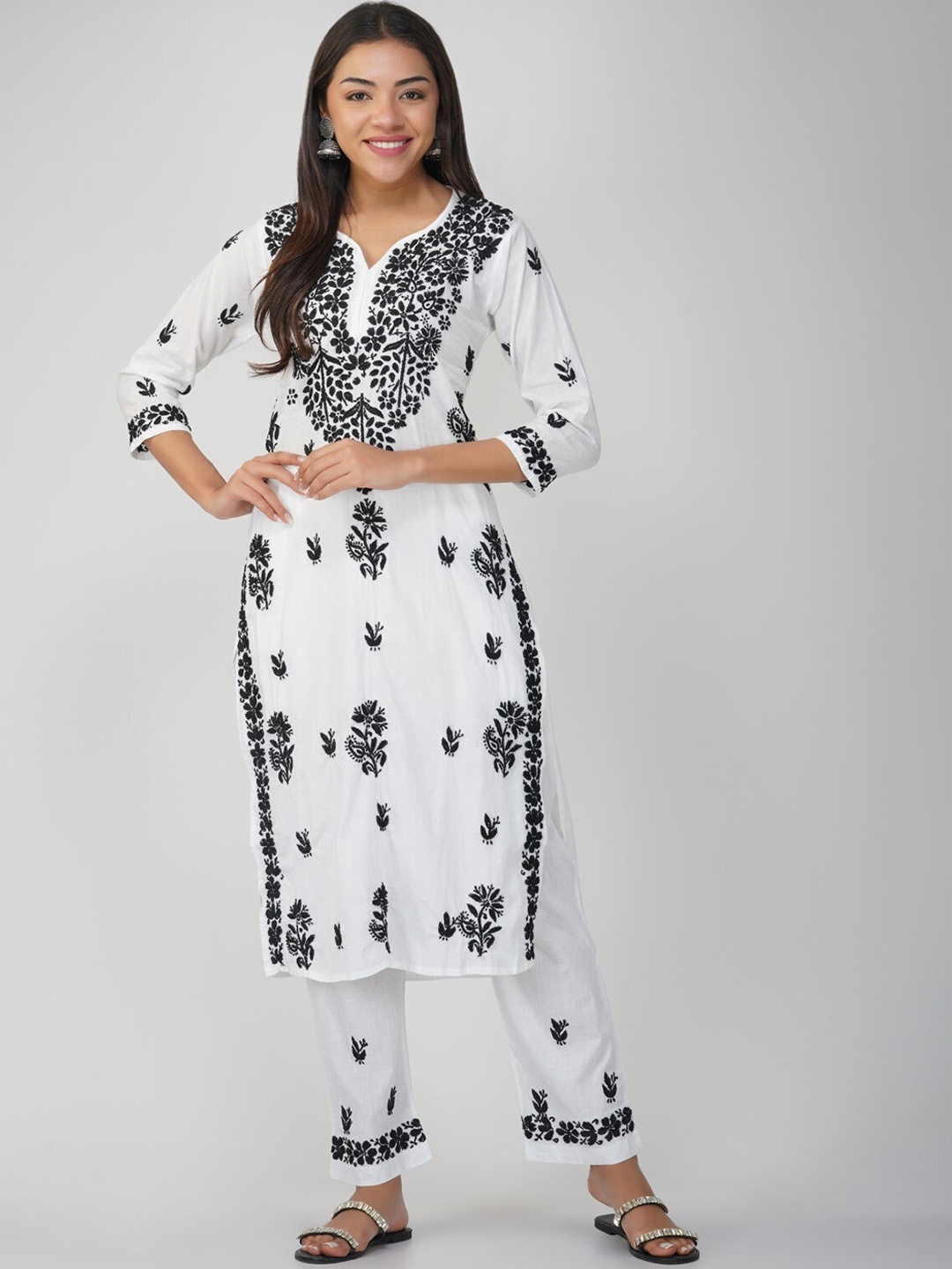 

THE VASILIKI Ethnic Motifs Embroidered Regular Chikankari Pure Cotton Kurta with Trouser, White