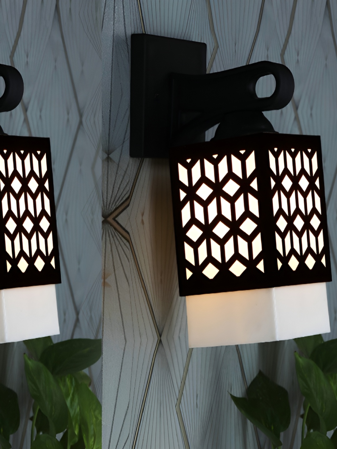 

1ST TIME White & Black Textured Wooden Contemporary Square Shaped Wall Lamp