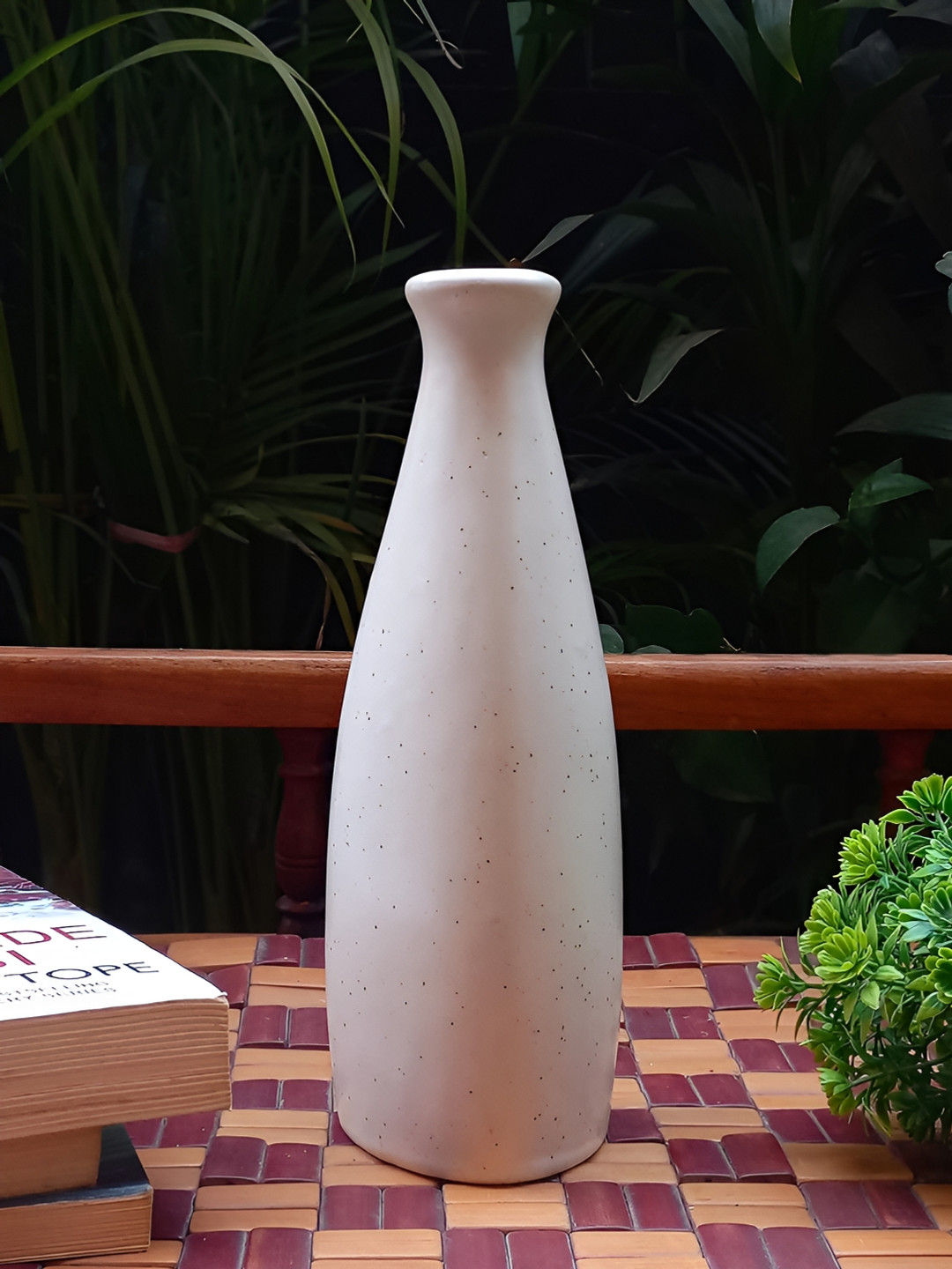 

INDIA MEETS INDIA White Ceramic Flower Vase