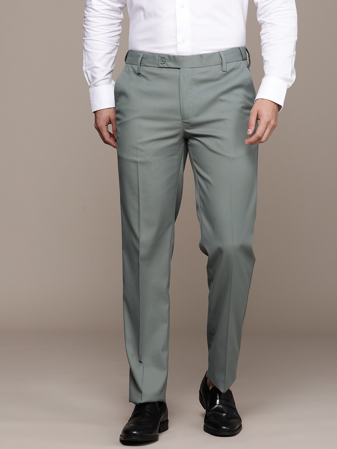 

French Connection Men Solid Slim Fit Trousers, Grey