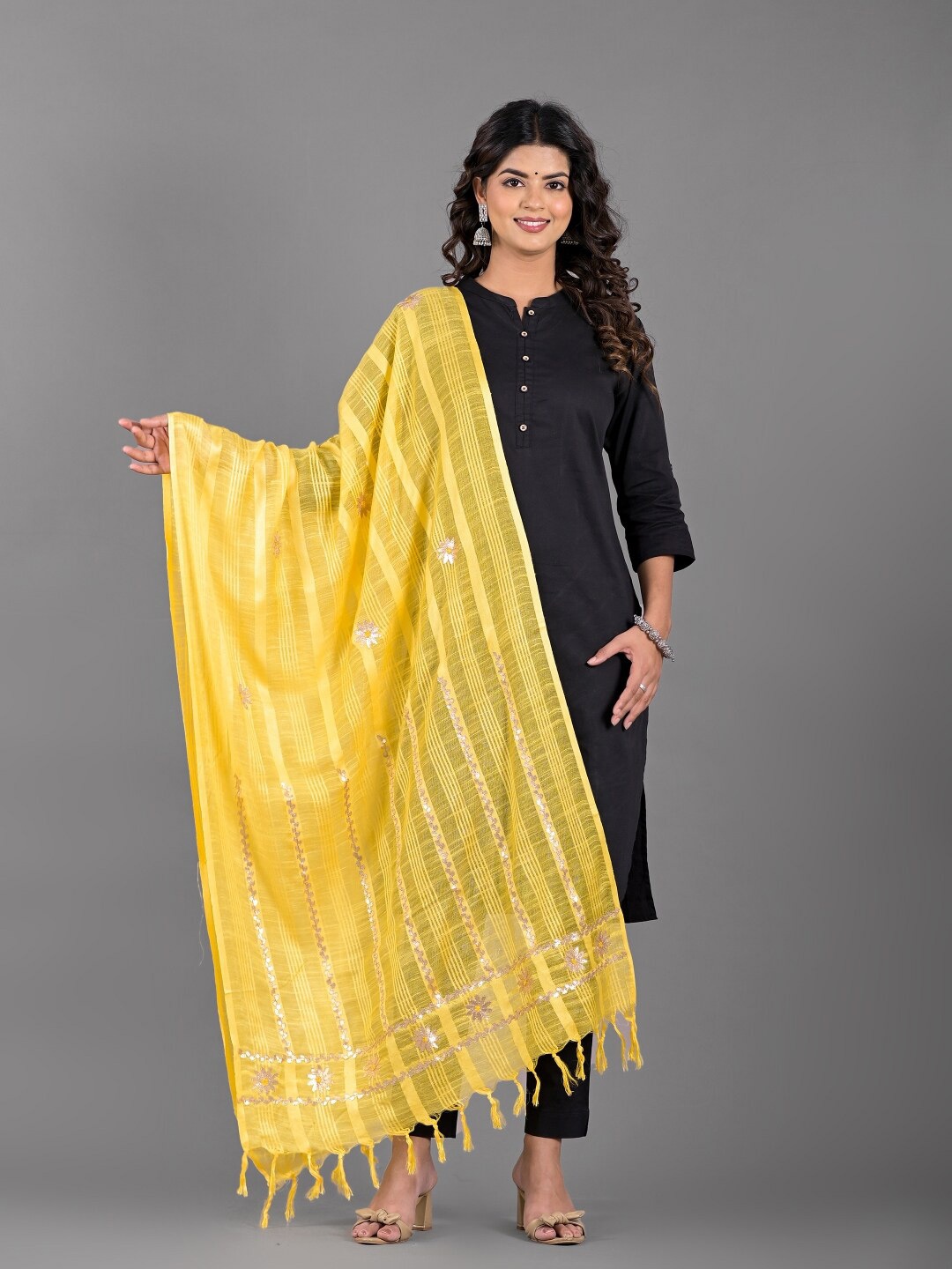 

Apratim Floral Woven Design Cotton Dupatta, Yellow