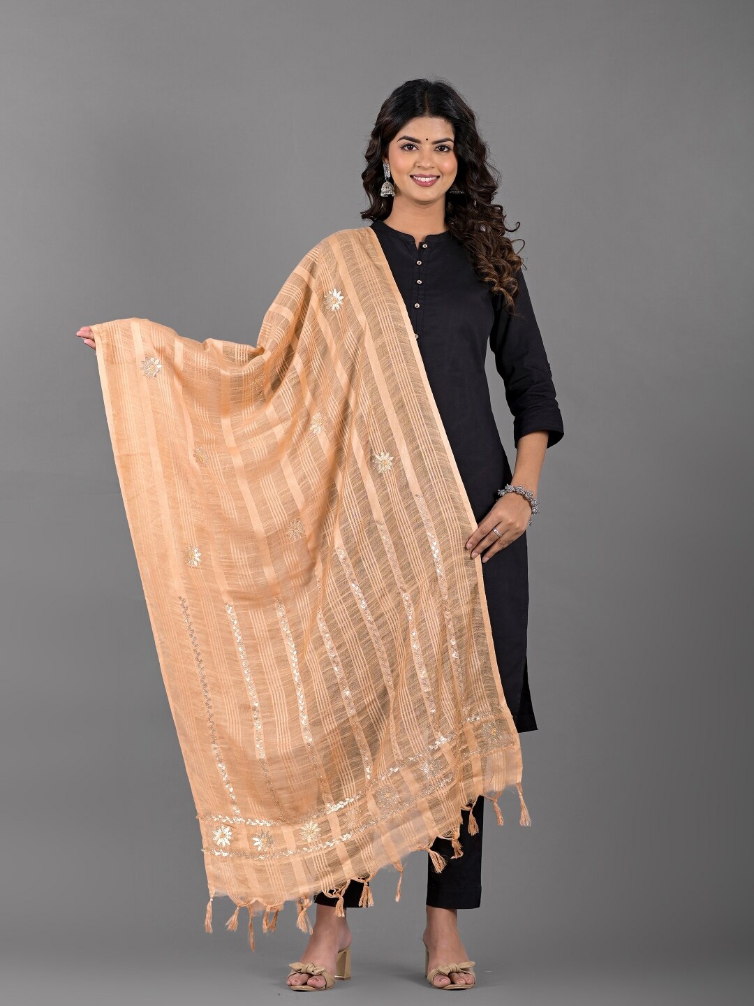 

Apratim Floral Woven Design Zari Cotton Dupatta, Gold