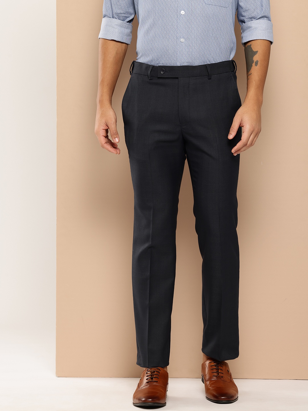 

INVICTUS Men Adjustable Waistband Formal Trousers, Black