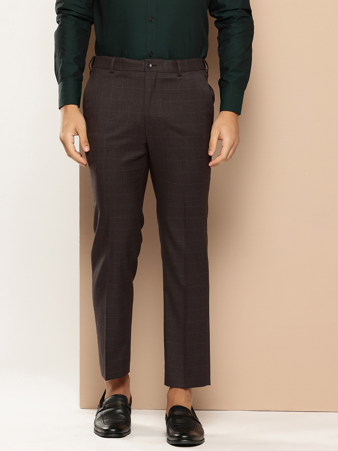 

INVICTUS Men Adjustable Waistband Checked Formal Trousers, Brown