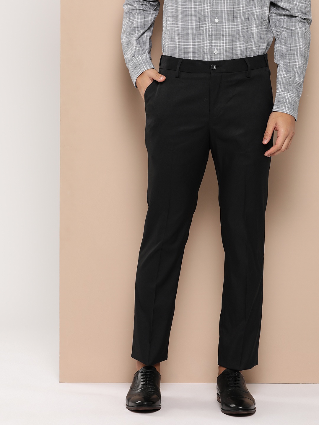 

INVICTUS Men Slim Fit Formal Trousers, Black