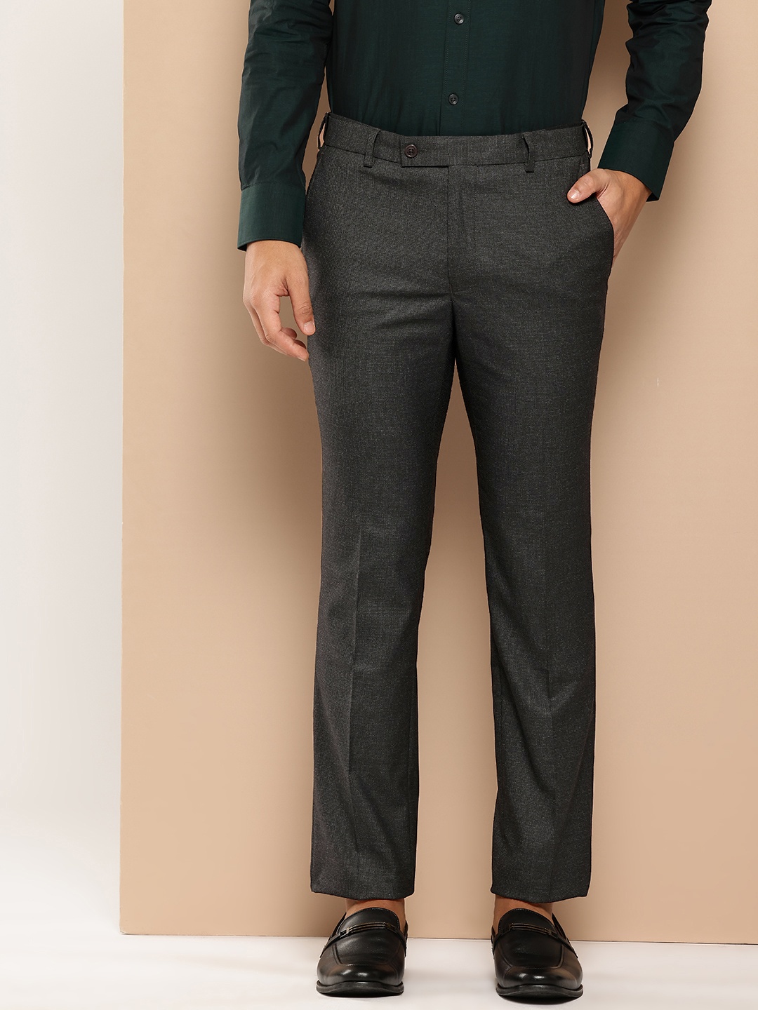 

INVICTUS Men Adjustable Waistband Micro Checked Formal Trousers, Charcoal
