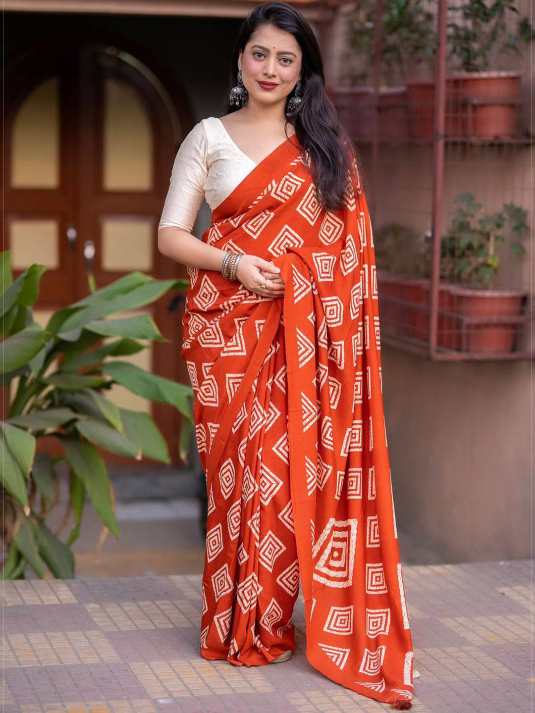 

AWRIYA Batik Printed Silk Cotton Block Print Saree, Orange