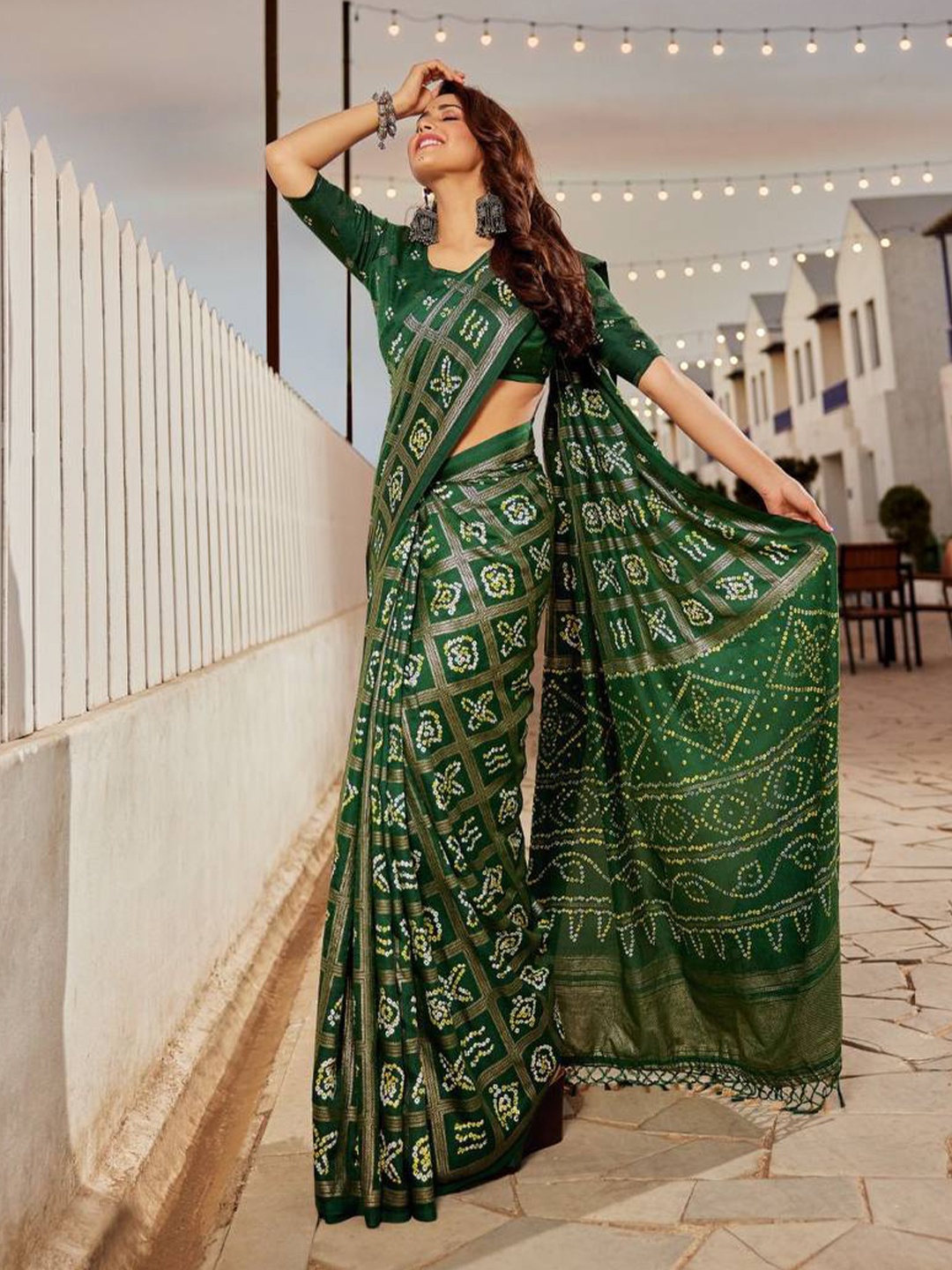 

AWRIYA Bandhani Silk Cotton Bandhani Saree, Green