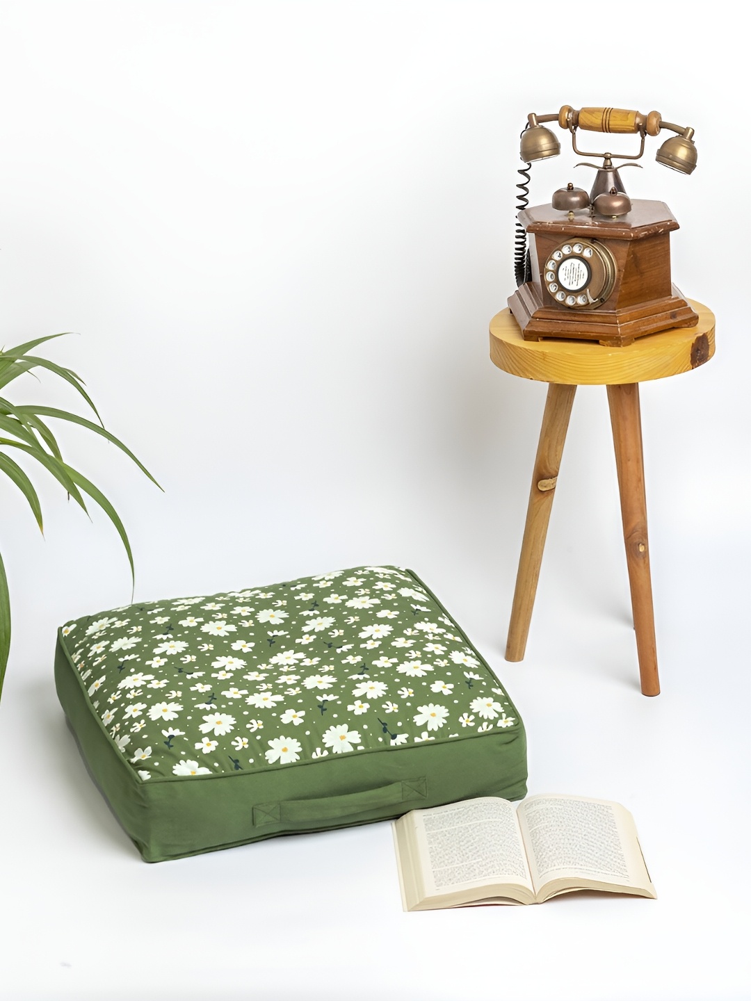 

SKANDA FAB Green Printed Pure Cotton Sqaure Shaped Floor Cushion