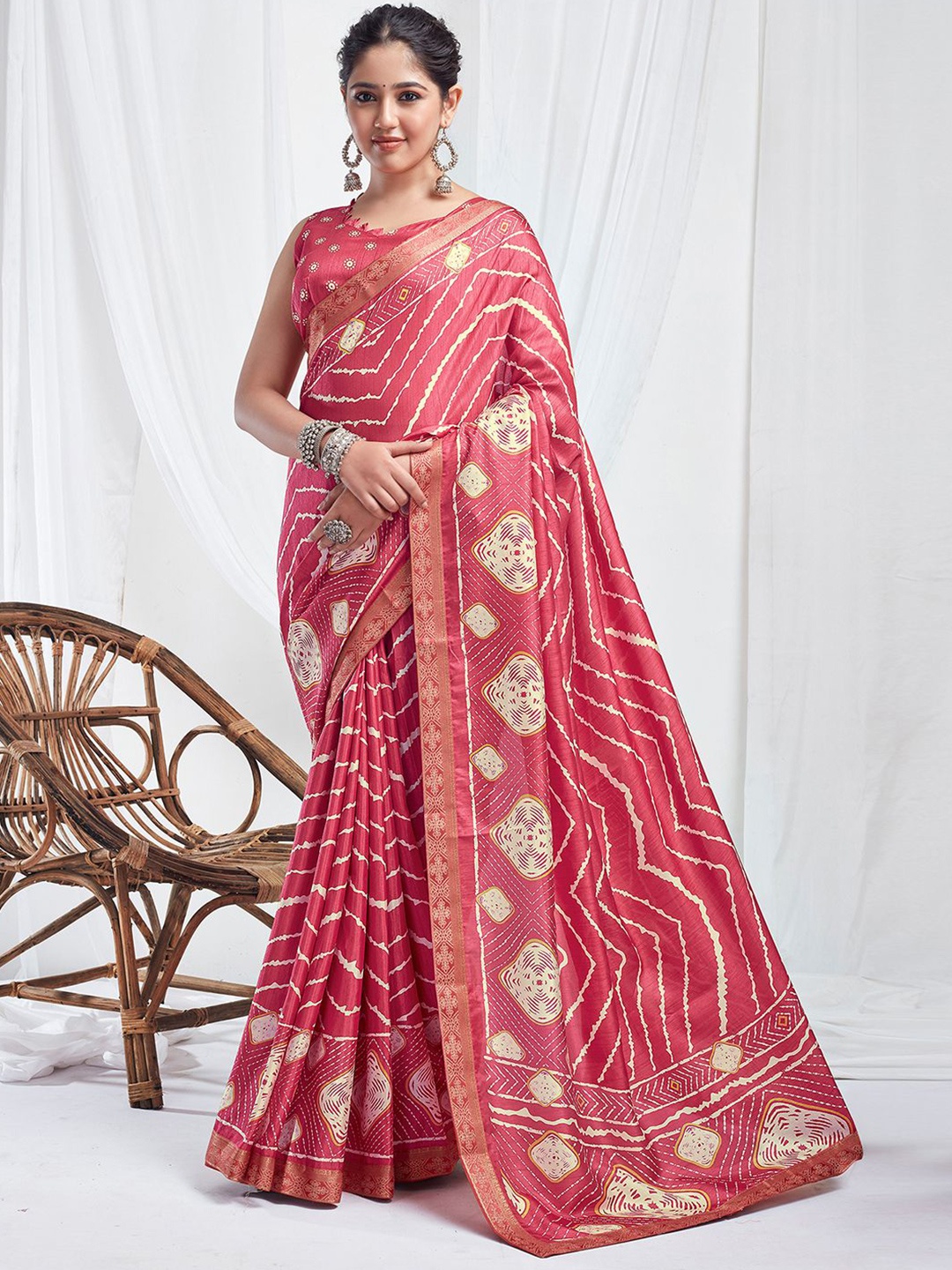 

KALINI Abstract Printed Art Silk Leheriya Saree, Pink
