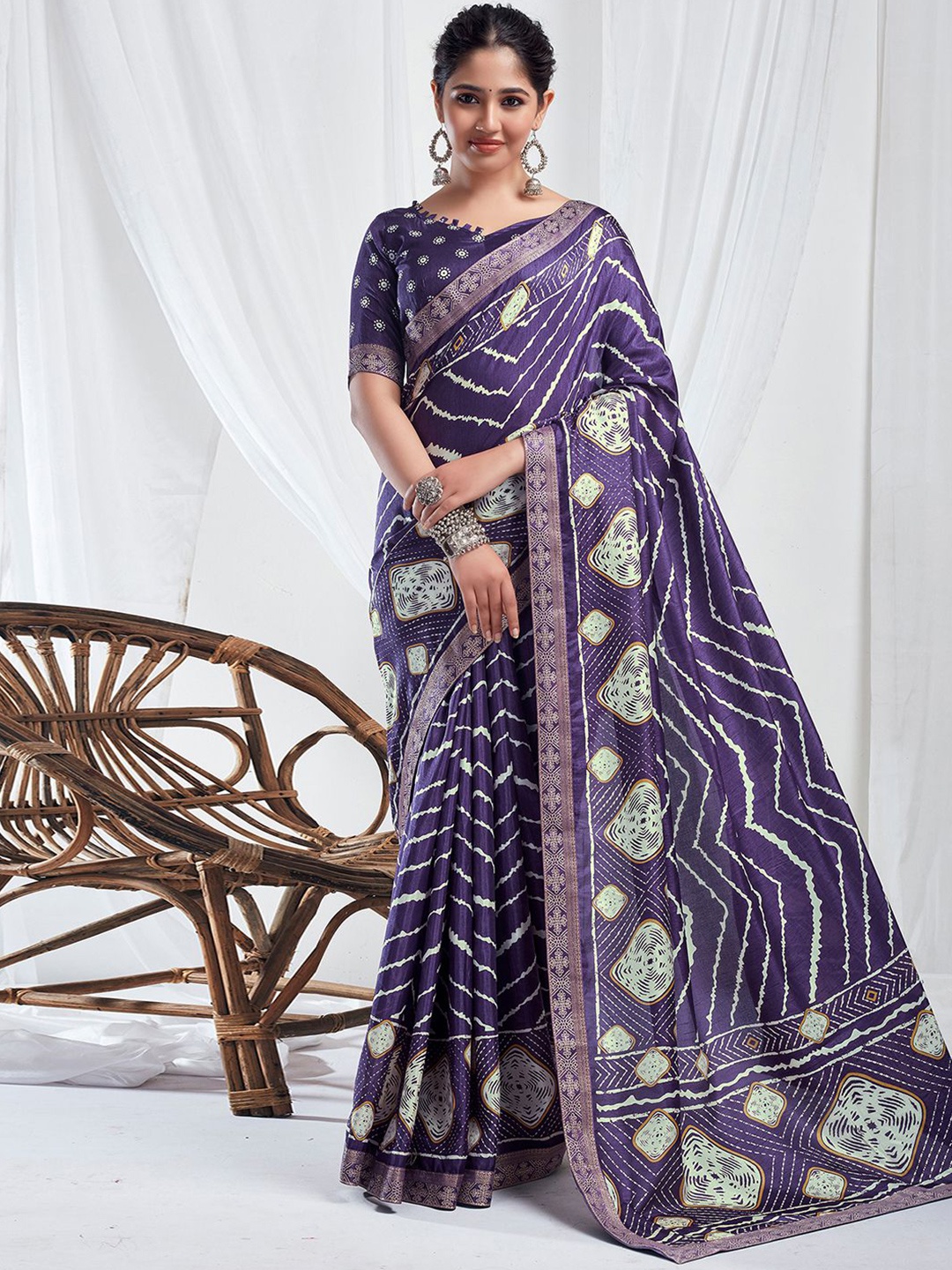 

KALINI Geometric Printed Art Silk Fusion Ikat Saree, Purple