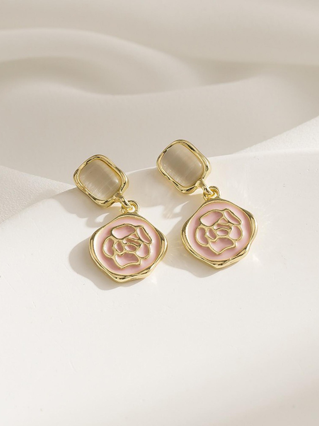 

MYKI Gold-Plated Floral Drop Earrings