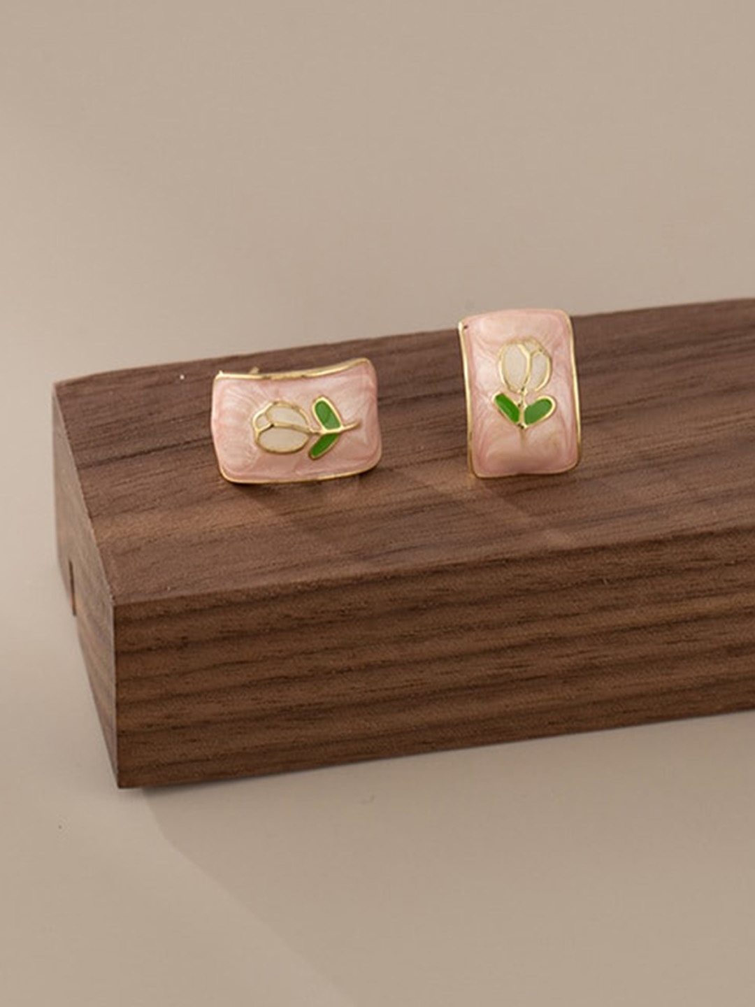 

MYKI Gold-Plated Contemporary Studs Earrings, Pink
