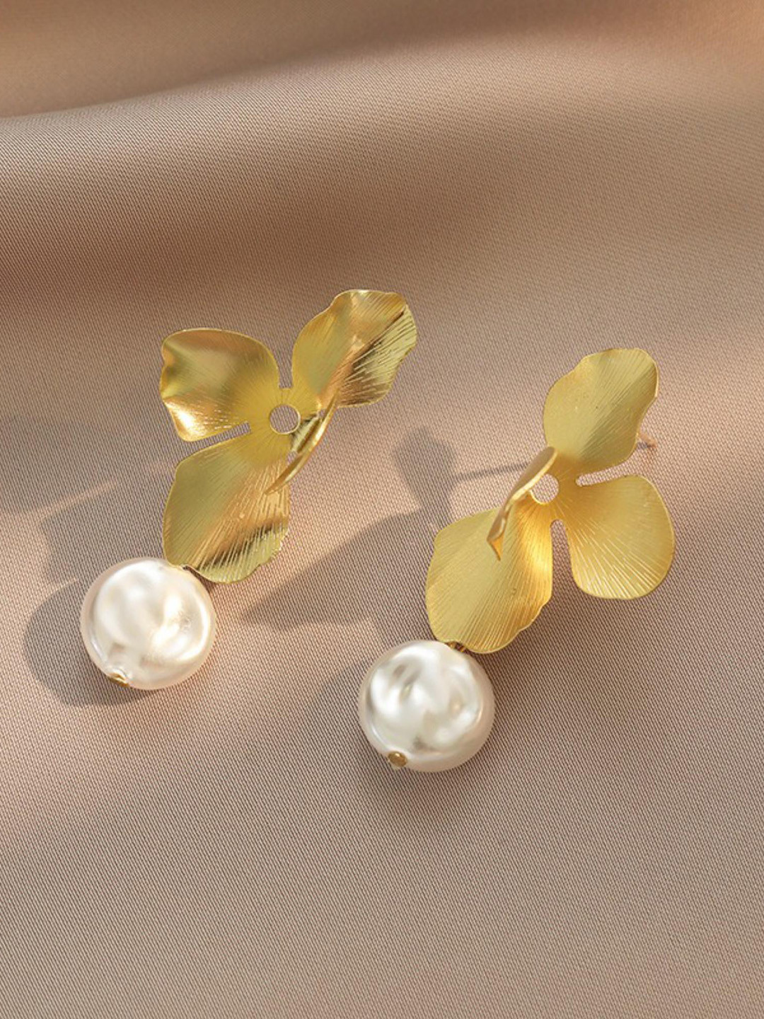 

MYKI Gold-Plated Contemporary Drop Earrings