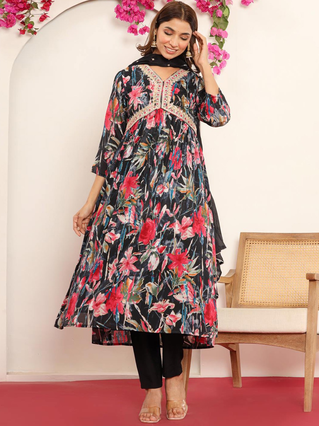 

Mitera V Neck Floral Embroidered Empire Mirror Work Kurta Set, Black