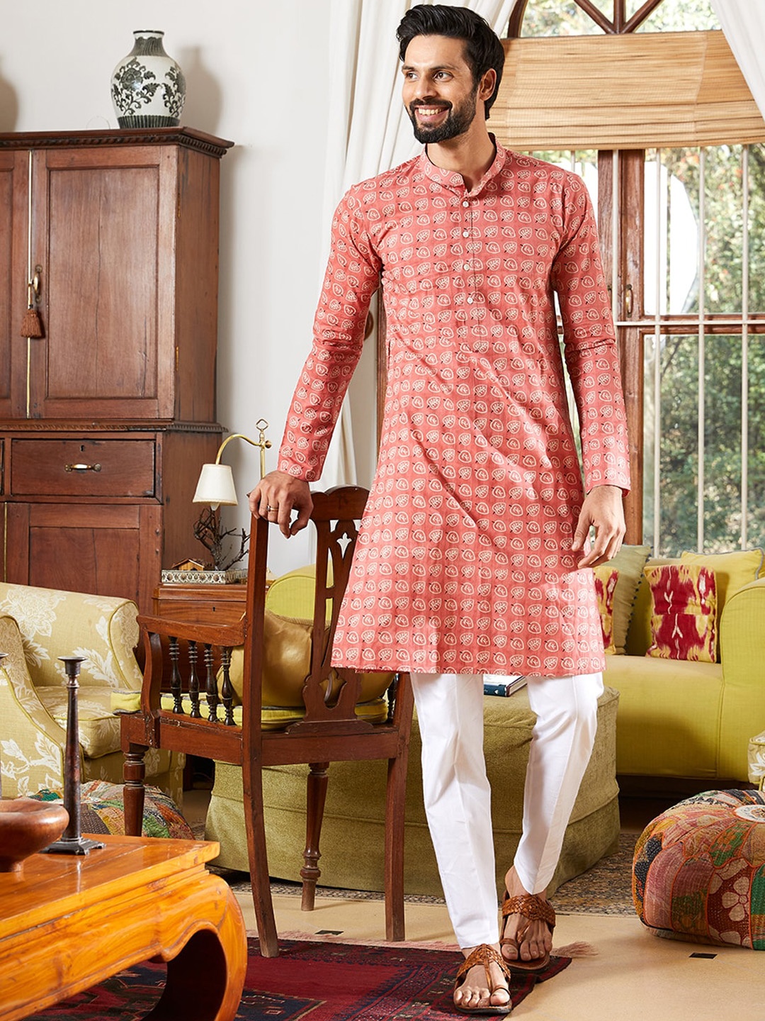 

See Designs Floral Printed Regular Pure Cotton Kurta with Pyjamas, Pink