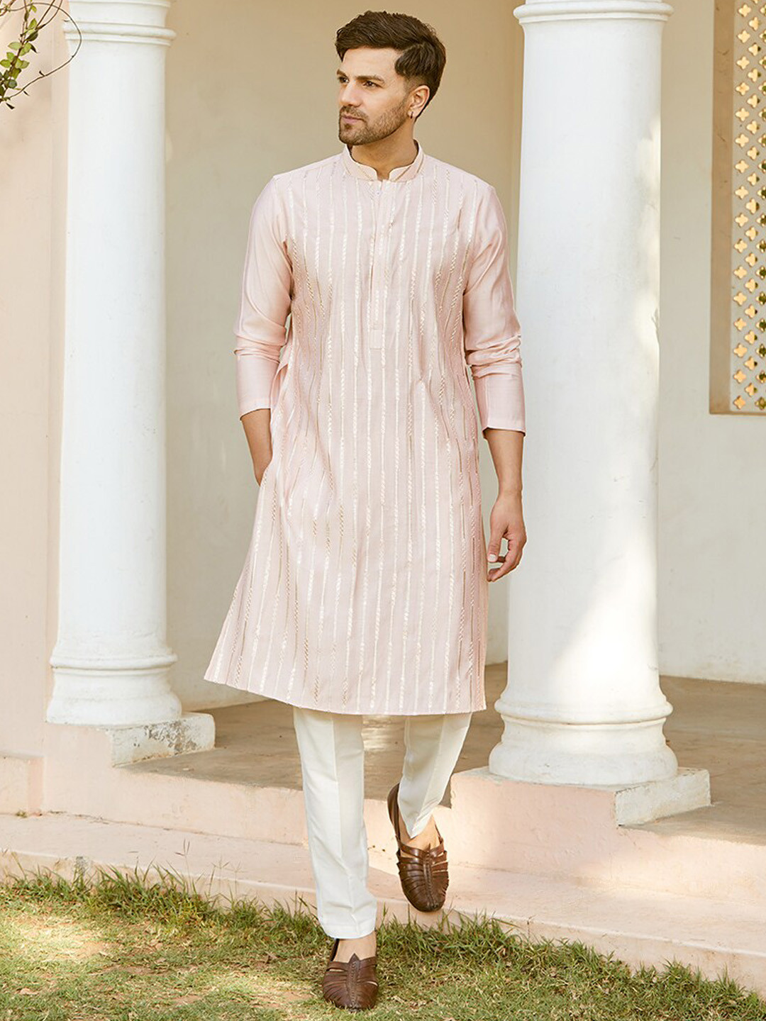 

See Designs Mandarin Collar Long Sleeves Sequined Straight Kurta with Pyjama, Pink