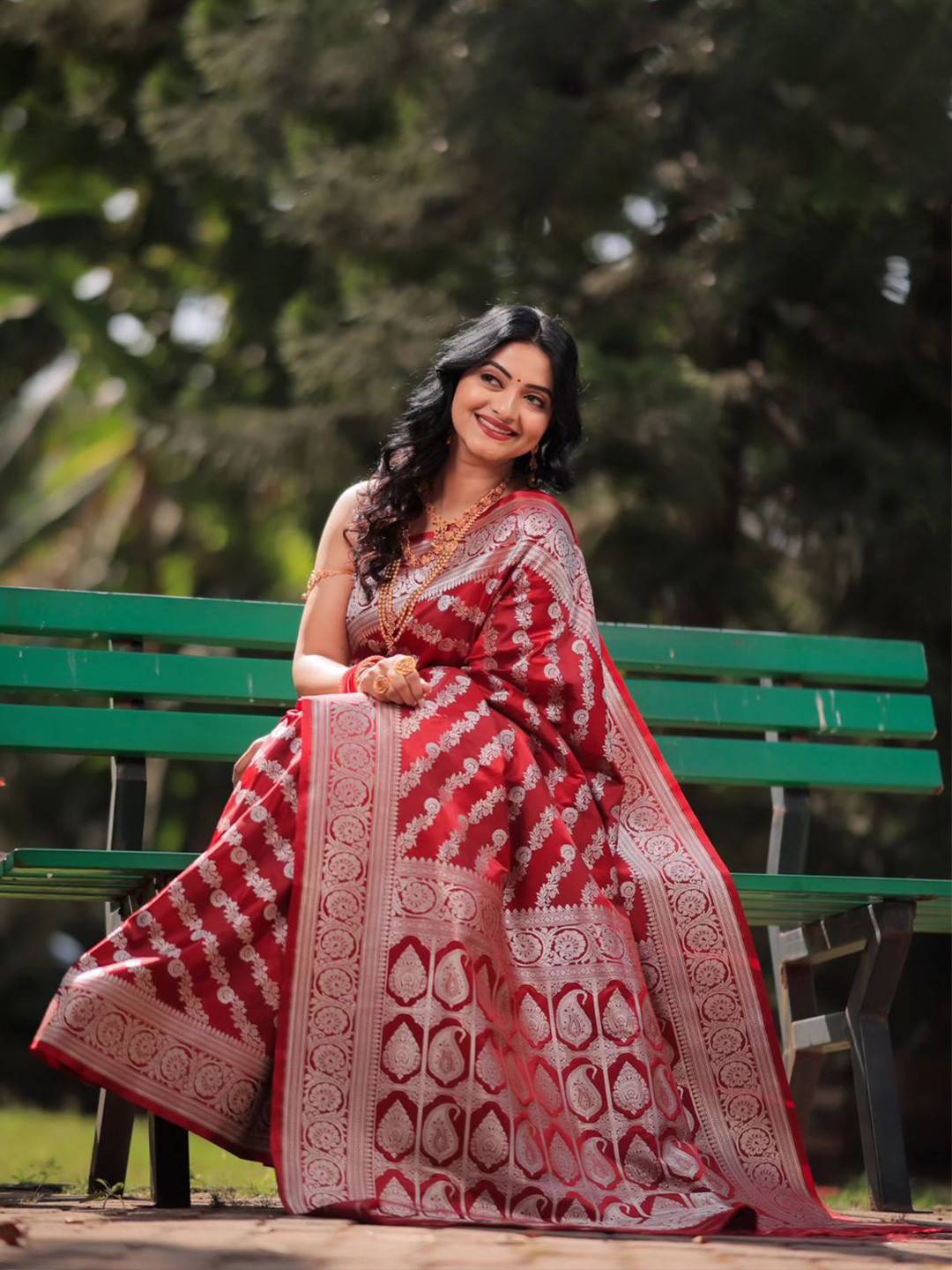 

TIEXA Ethnic Motifs Pure Silk Banarasi Saree, Red