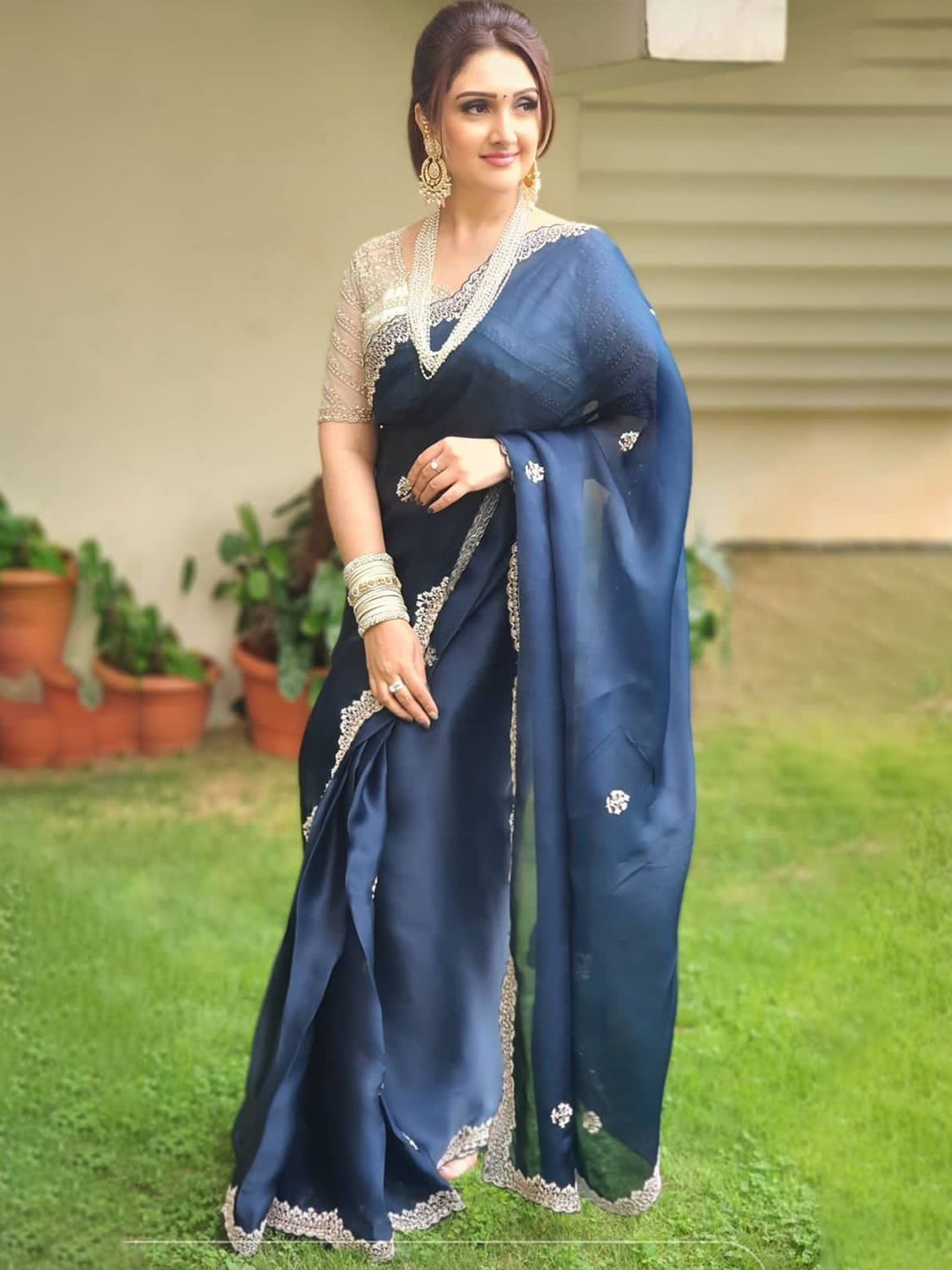 

TIEXA Ethnic Motifs Pure Georgette Saree, Navy blue