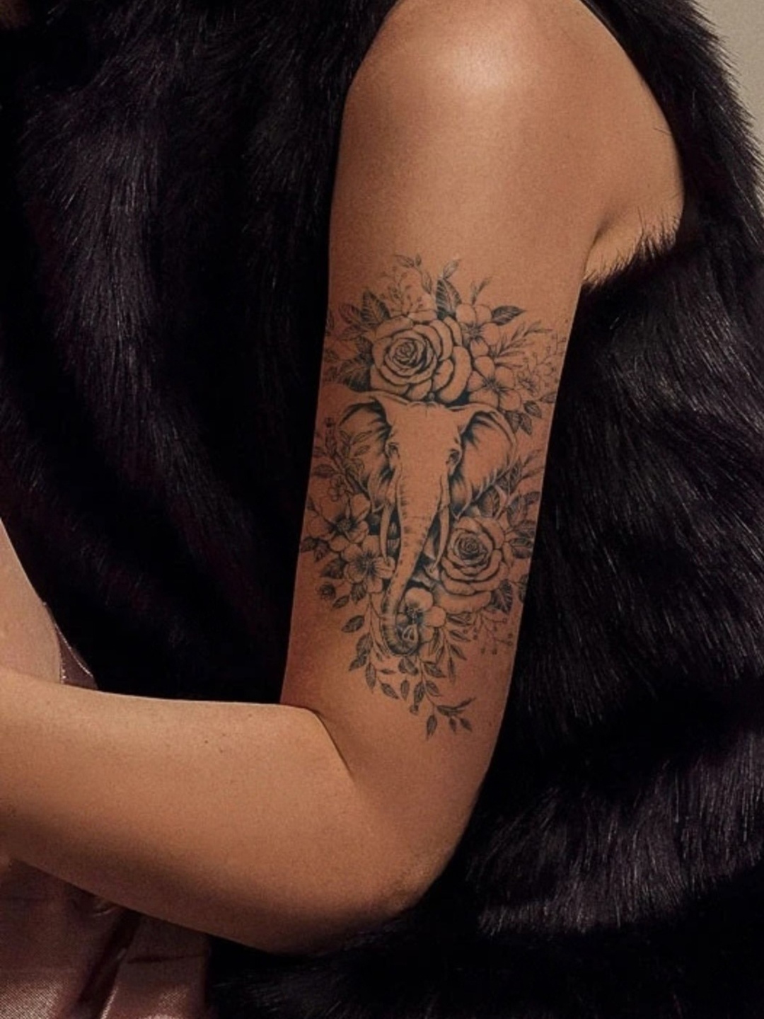

LICK Plant Base Semi Temporary Elephant Floral Matte Finish Body Tattoo - Navy Blue