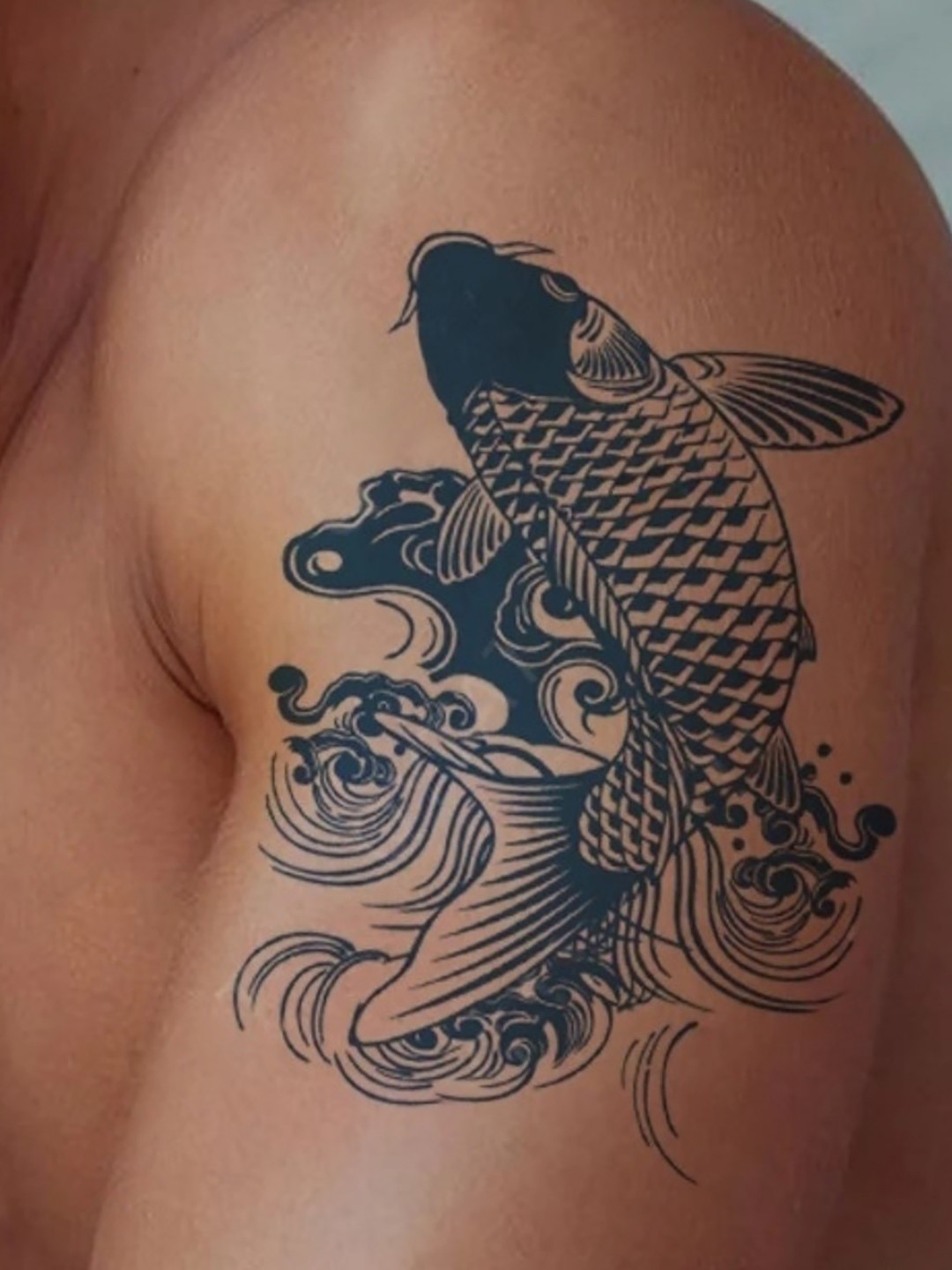 

LICK Matte Finish Realistic Semi Temporary Body Tattoo - Fish LK-124, Blue