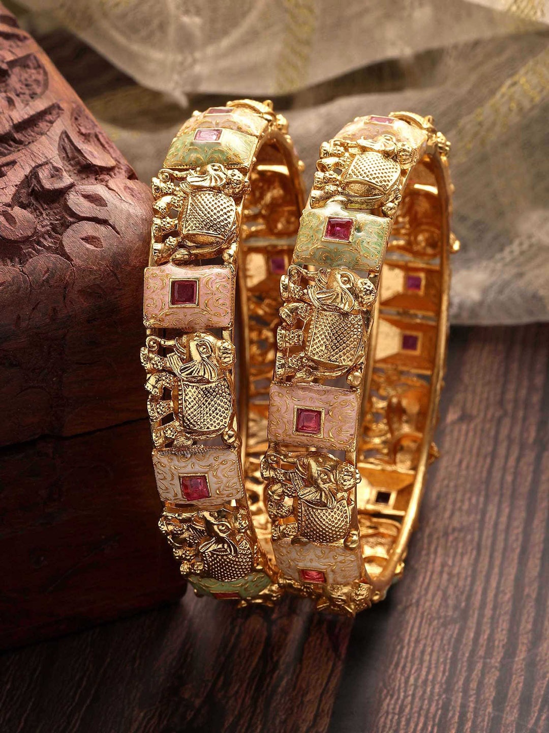 

KARATCART Set Of 2 Gold Plated Kundan Studded Bangles