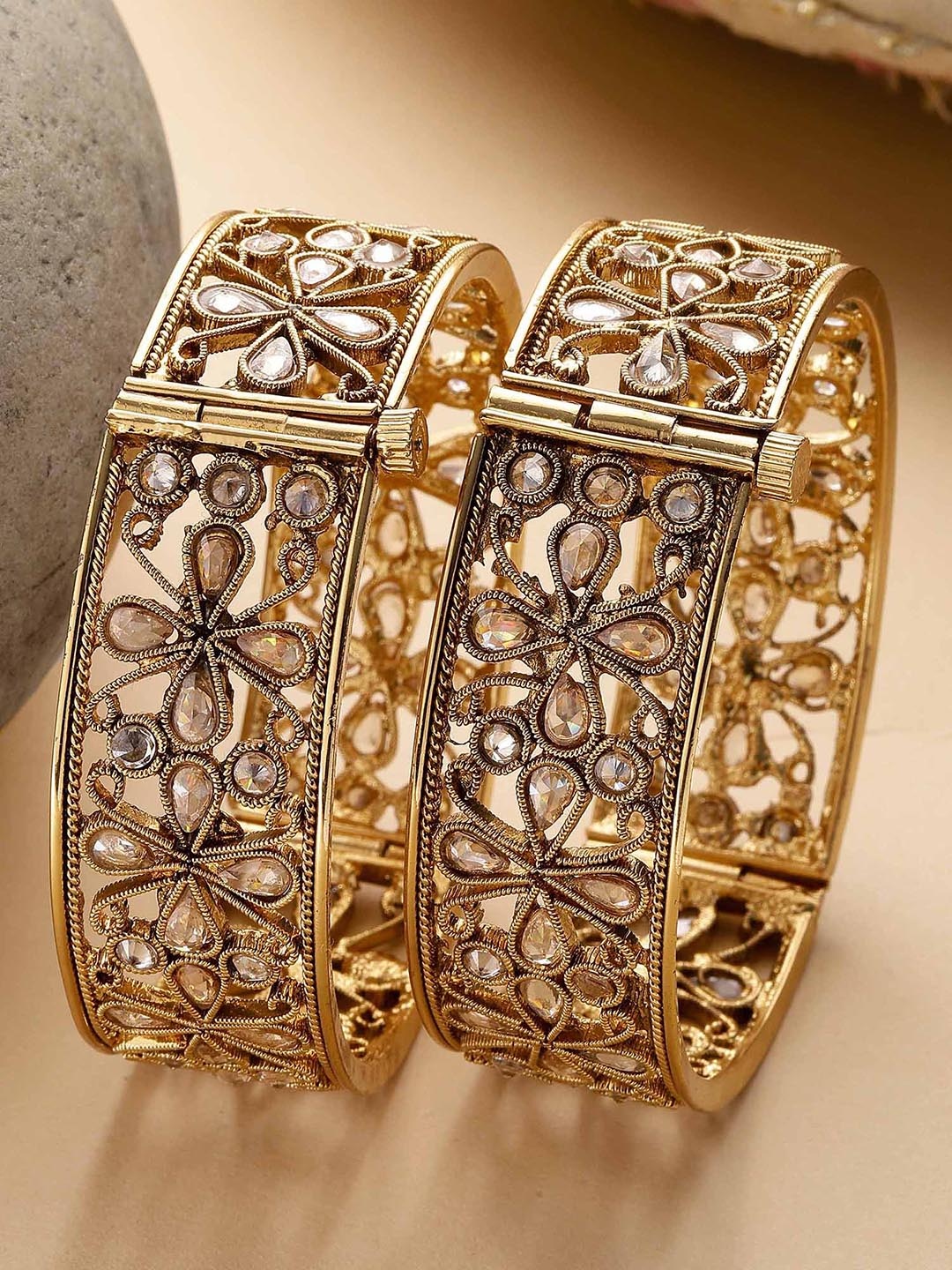 

KARATCART Set Of 2 Gold Plated Kundan Studded Antique Bangles