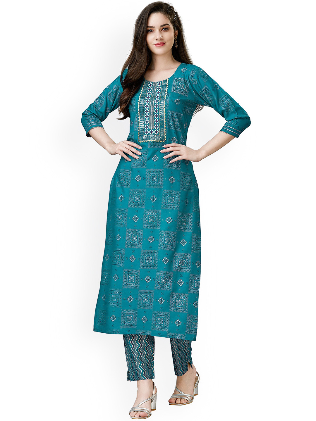 

WILNERCROWN Ethnic Motifs Embroidered Regular Thread Work Kurta with Trousers, Turquoise blue