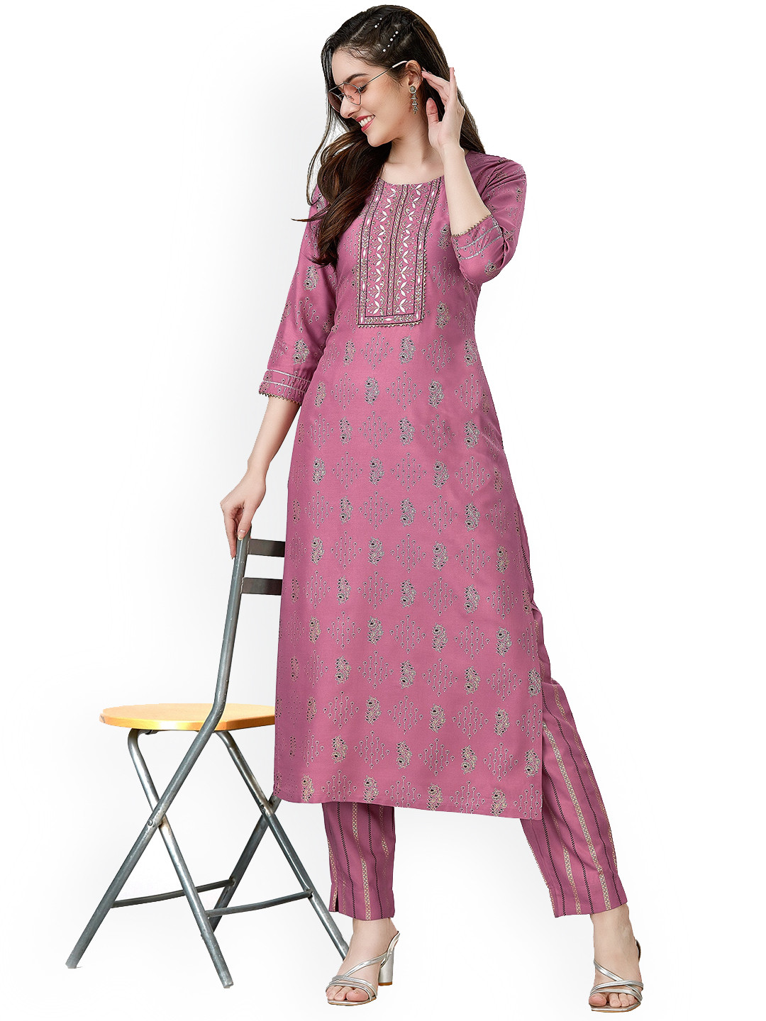 

WILNERCROWN Floral Printed Regular Kurta with Trousers, Pink