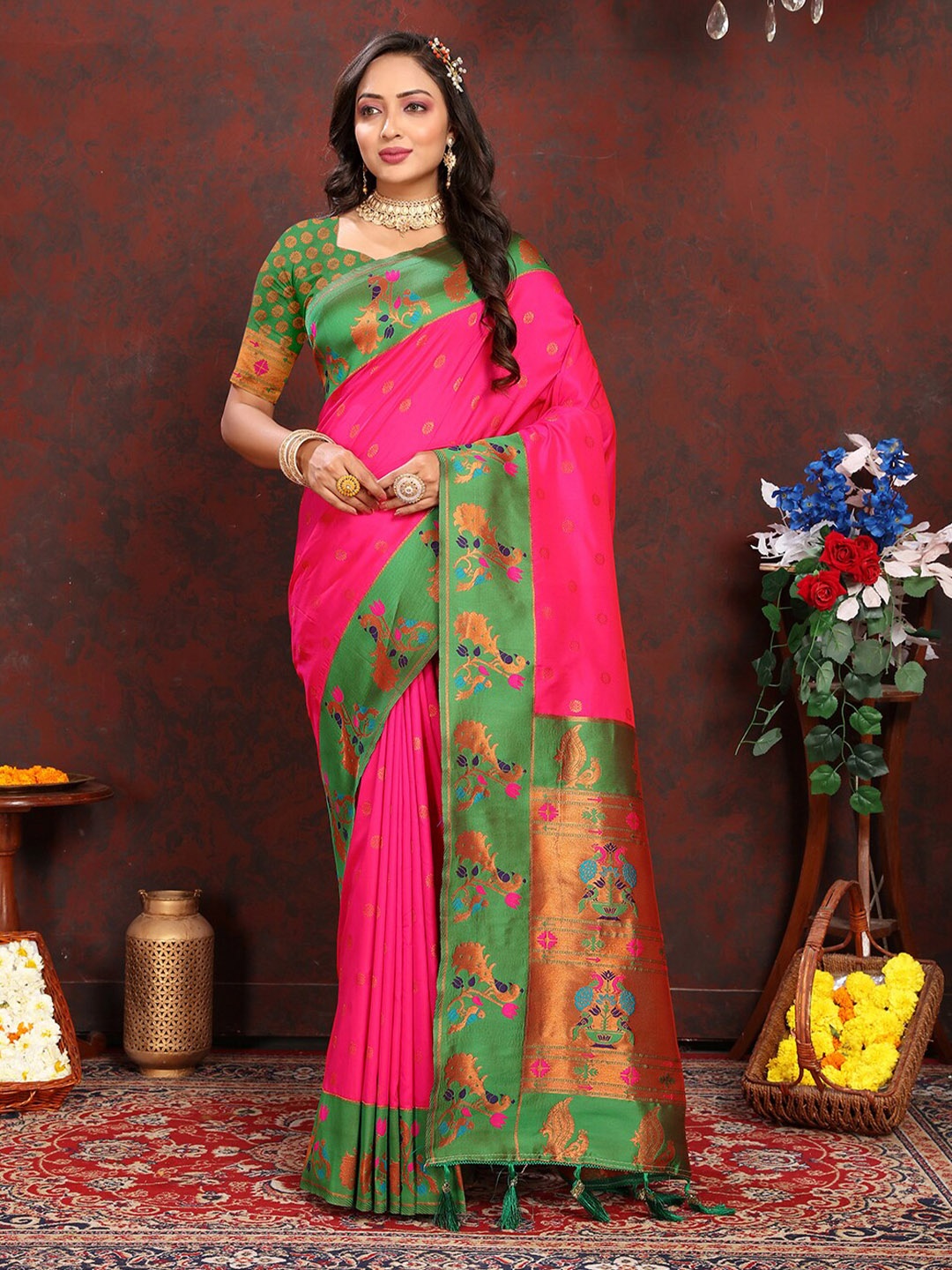 

Lookslady Ethnic Woven Design Zari Art Silk Paithani Saree, Pink