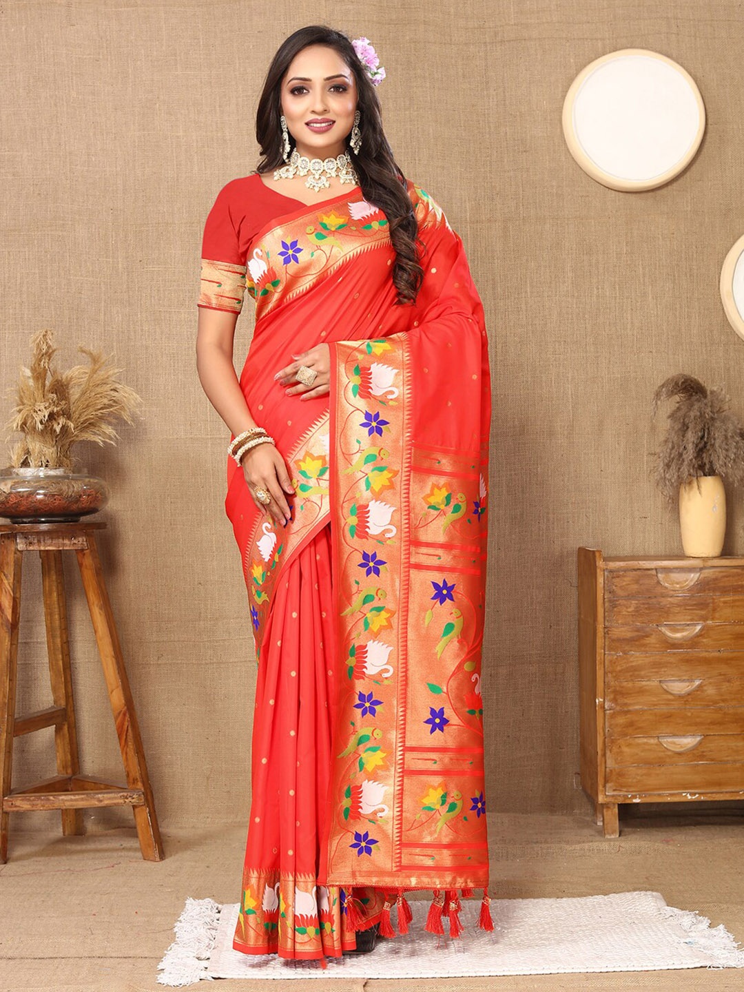 

Lookslady Floral Woven Design Zari Art Silk Paithani Saree, Red
