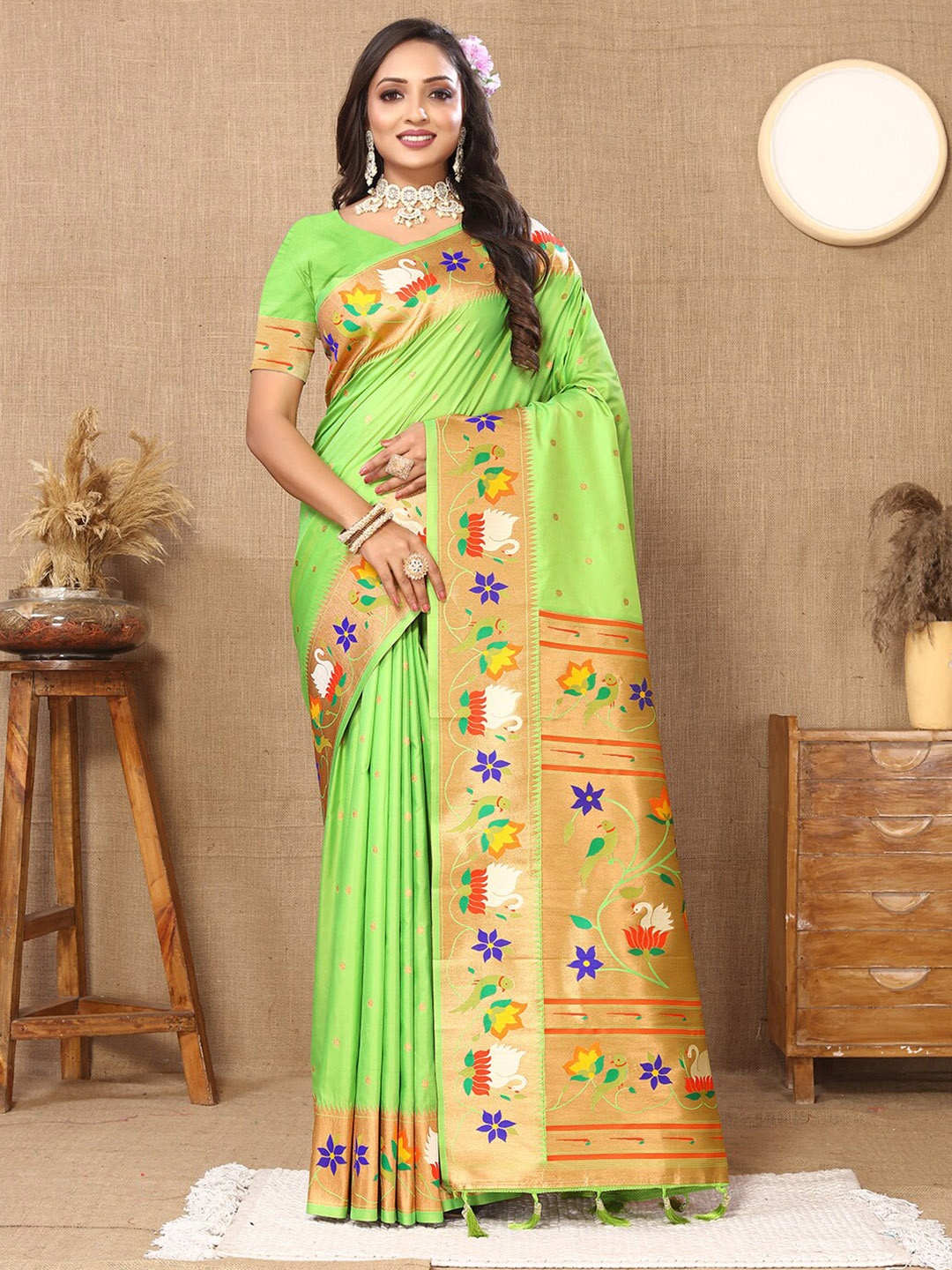 

Lookslady Ethnic Woven Design Zari Art Silk Paithani Saree, Green