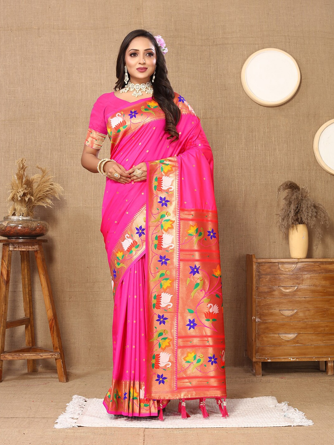 

Lookslady Ethnic Woven Design Zari Art Silk Paithani Saree, Pink