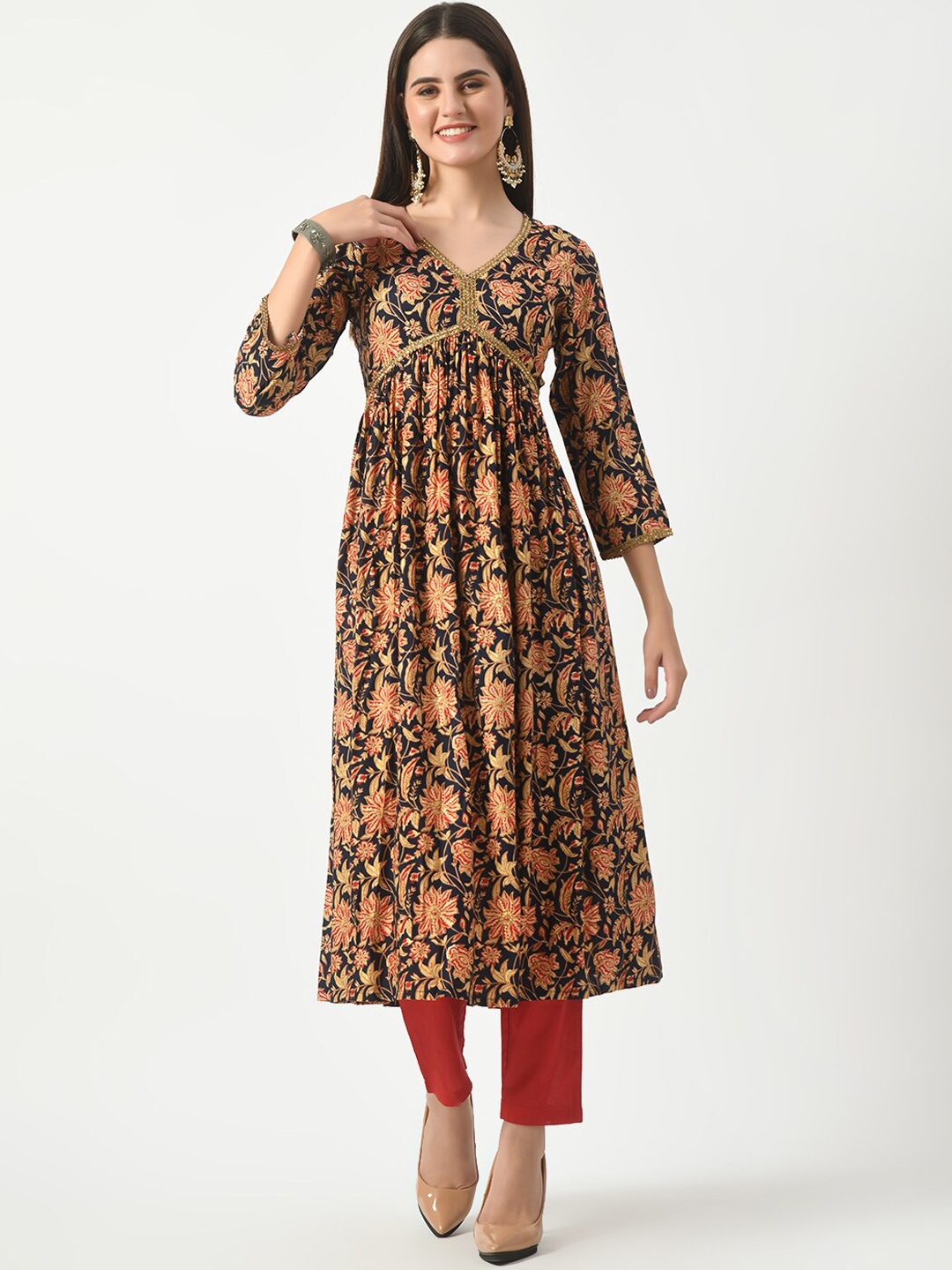 

Akshatani Floral Printed Empire Kurta & Trousers, Blue