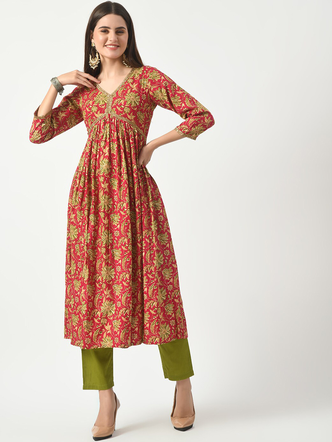 

Akshatani Women Floral Printed Empire Sequinned Kurta with Trousers, Pink