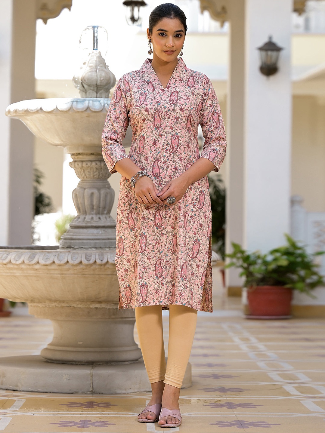 

Peachmode Paisley Printed Straight Kurta, Pink