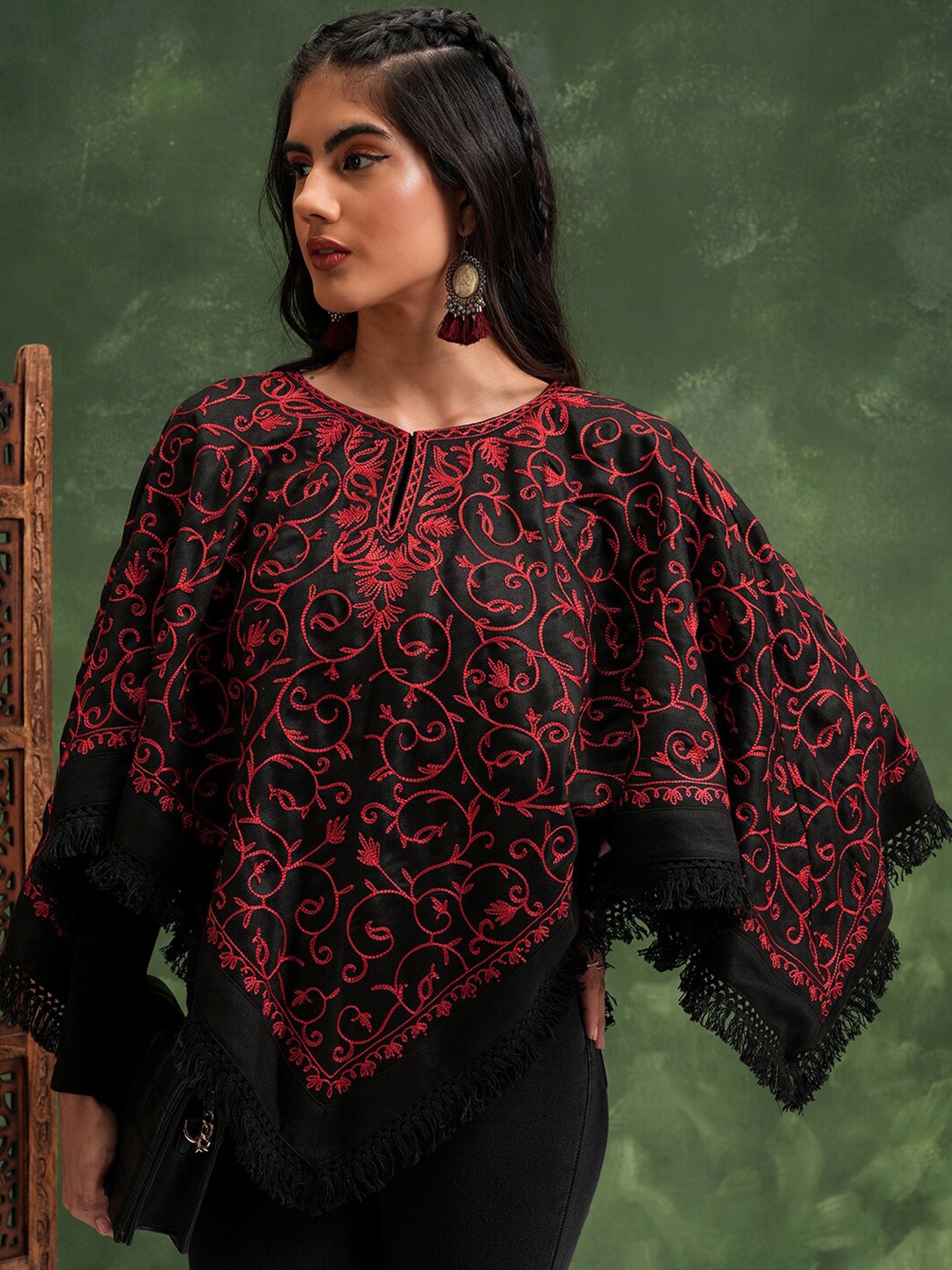 

Vishudh Floral Embroidered Kaftan Top, Black