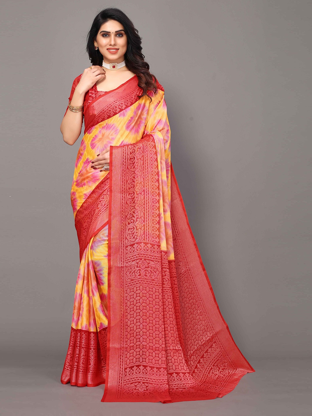

HALFSAREE STUDIO Woven Design Tie and Dye Zari Saree, Red
