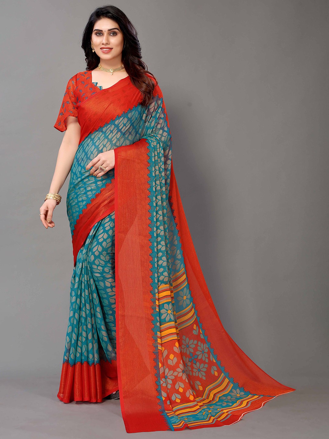 

HALFSAREE STUDIO Woven Design Floral Zari Saree, Green