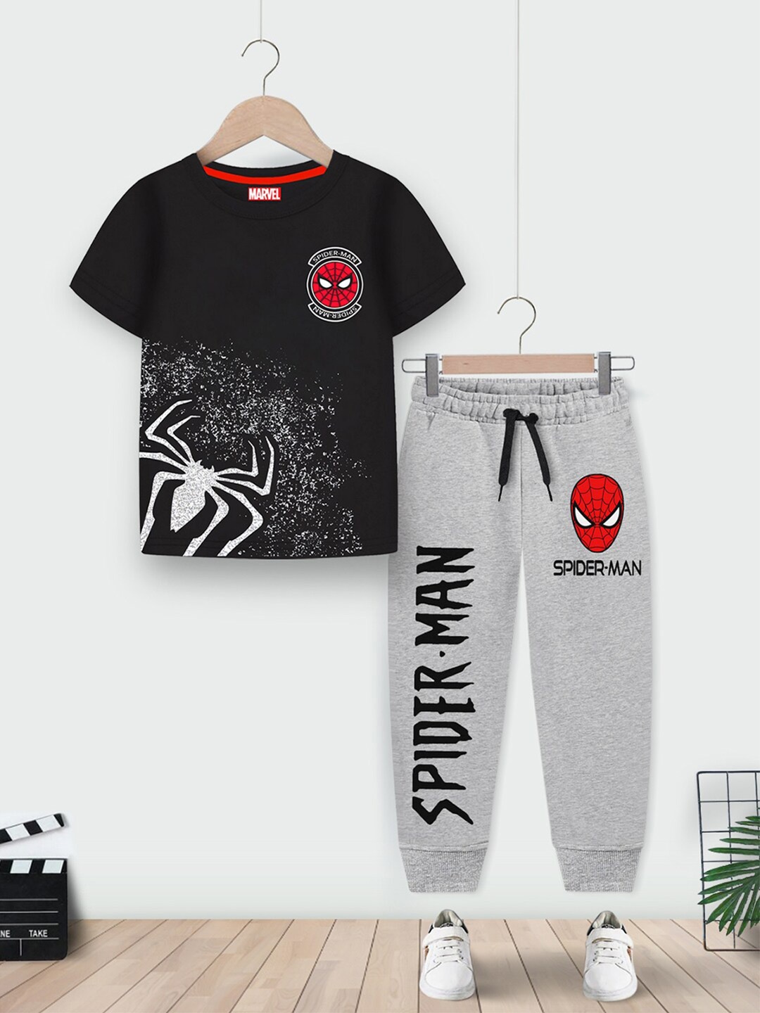 

YK Marvel Boys Spider-Man Printed T-shirt With Trousers, Grey