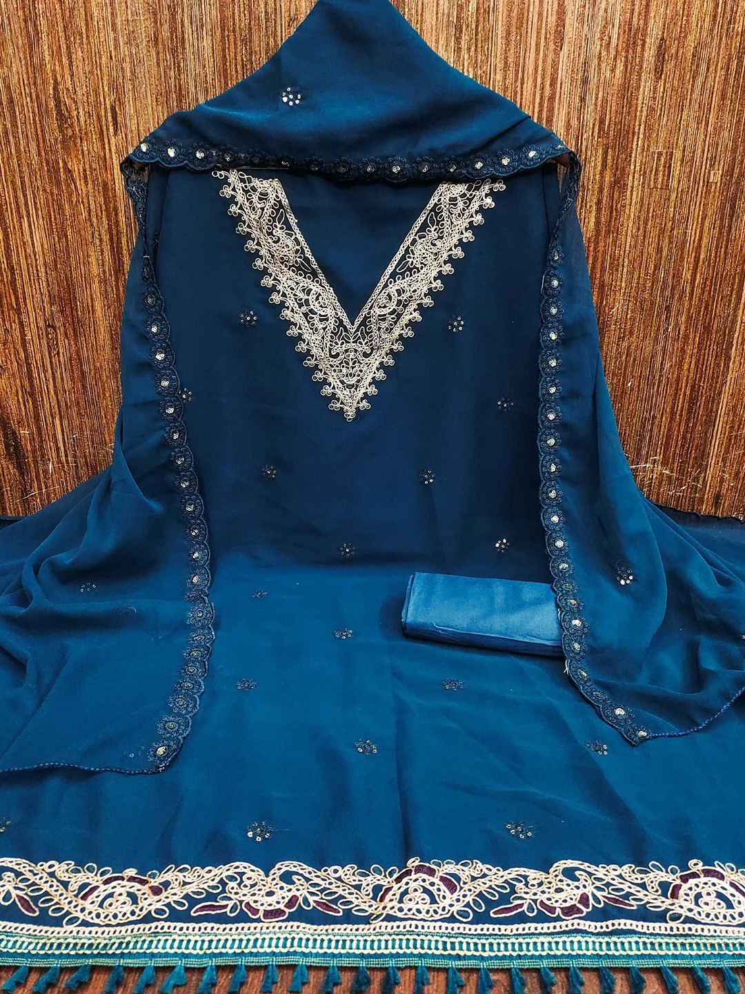 

Panzora Floral Embroidered Unstitched Dress Material, Teal