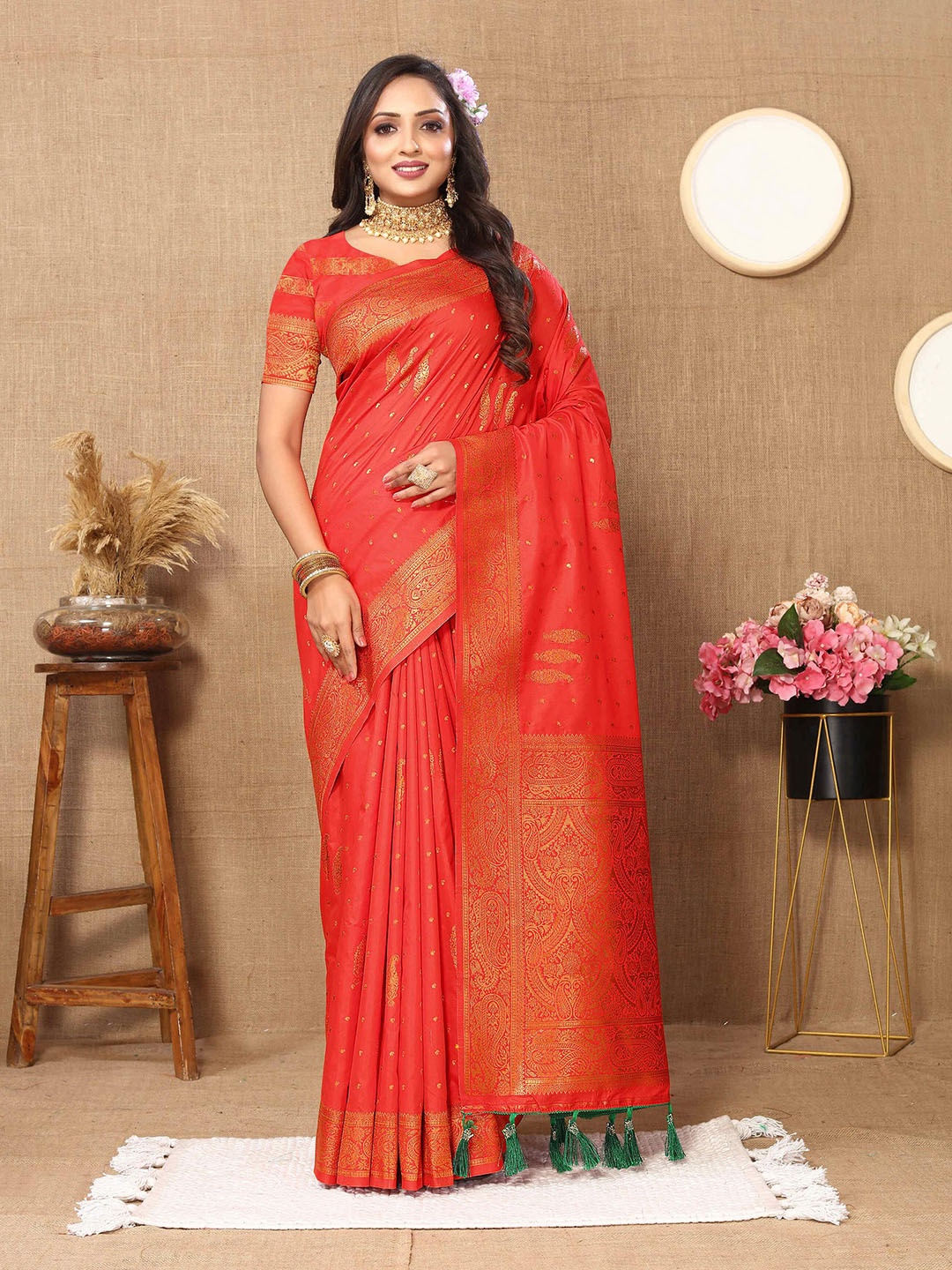 

ZILVIRA Ethnic Motifs Woven Design Zari Heavy Work Banarasi Saree, Red
