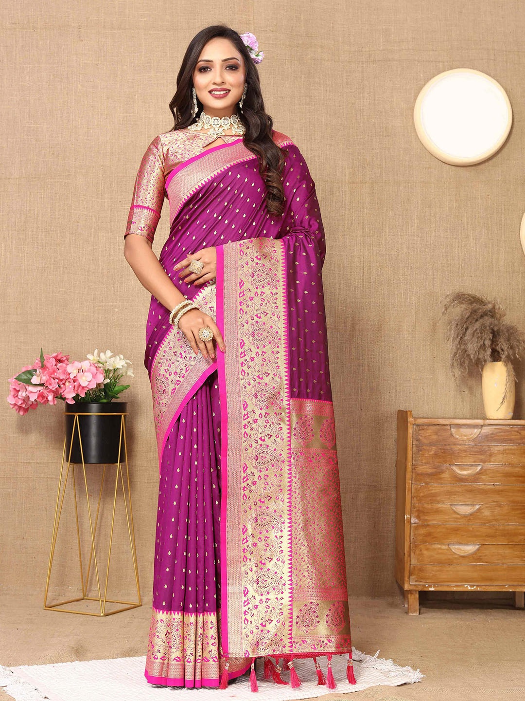 

ZILVIRA Ethnic Motifs Woven Design Zari Banarasi Saree, Purple