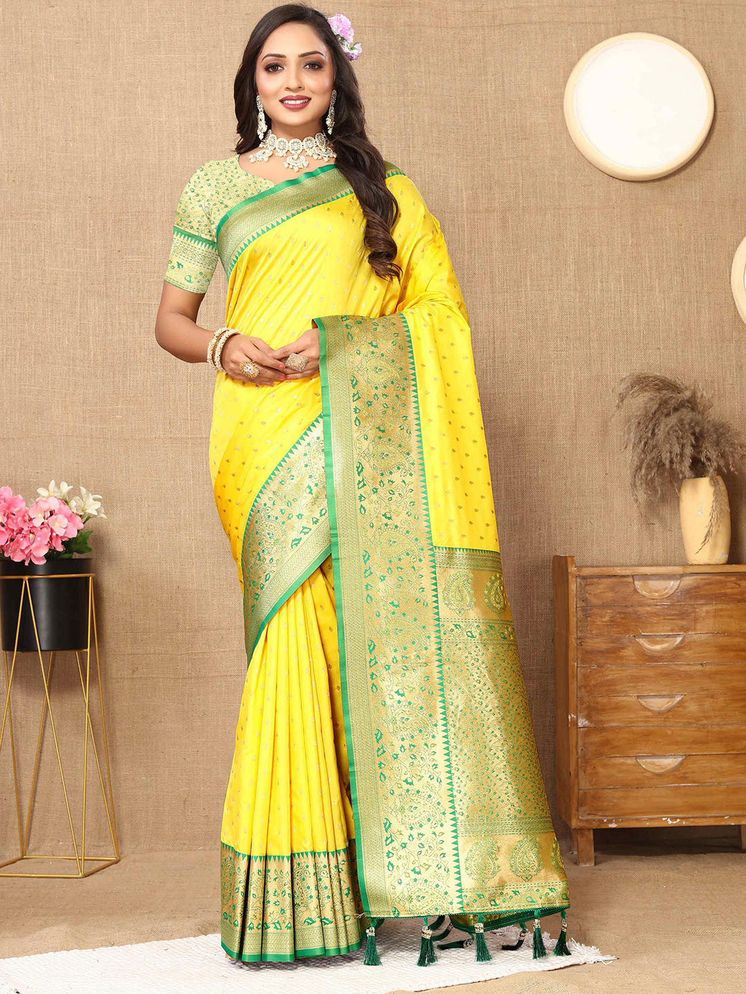 

ZILVIRA Woven Design Zari Banarasi Saree, Yellow