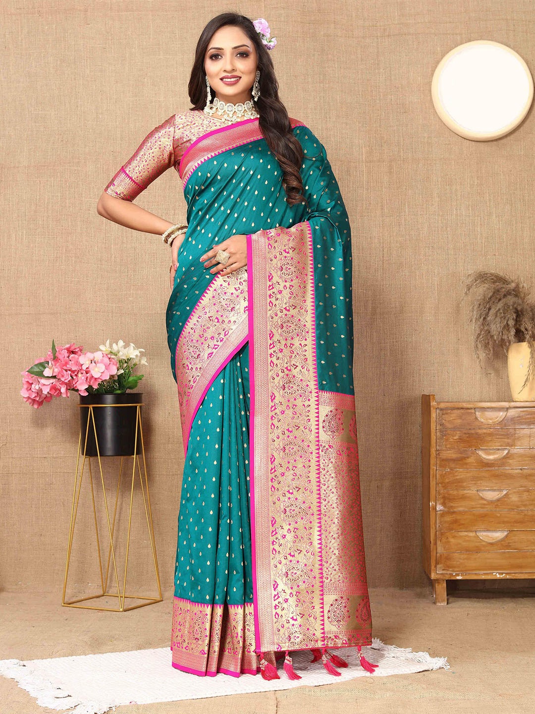 

ZILVIRA Floral Zari Banarasi Saree, Teal